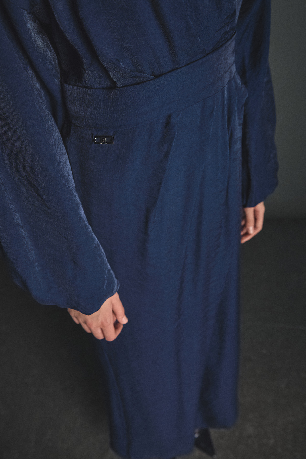 Drape Detaylı Jakarlı Elbise