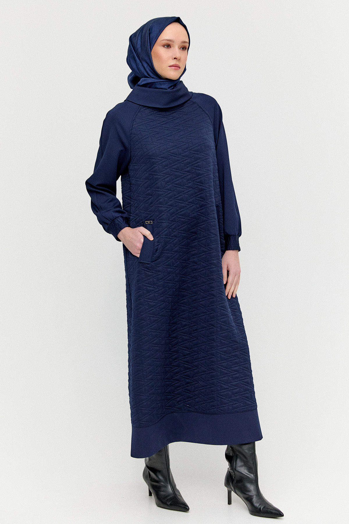 Yüksek Yakalı Dokulu Reglan Elbise, Tesettür Giyim
