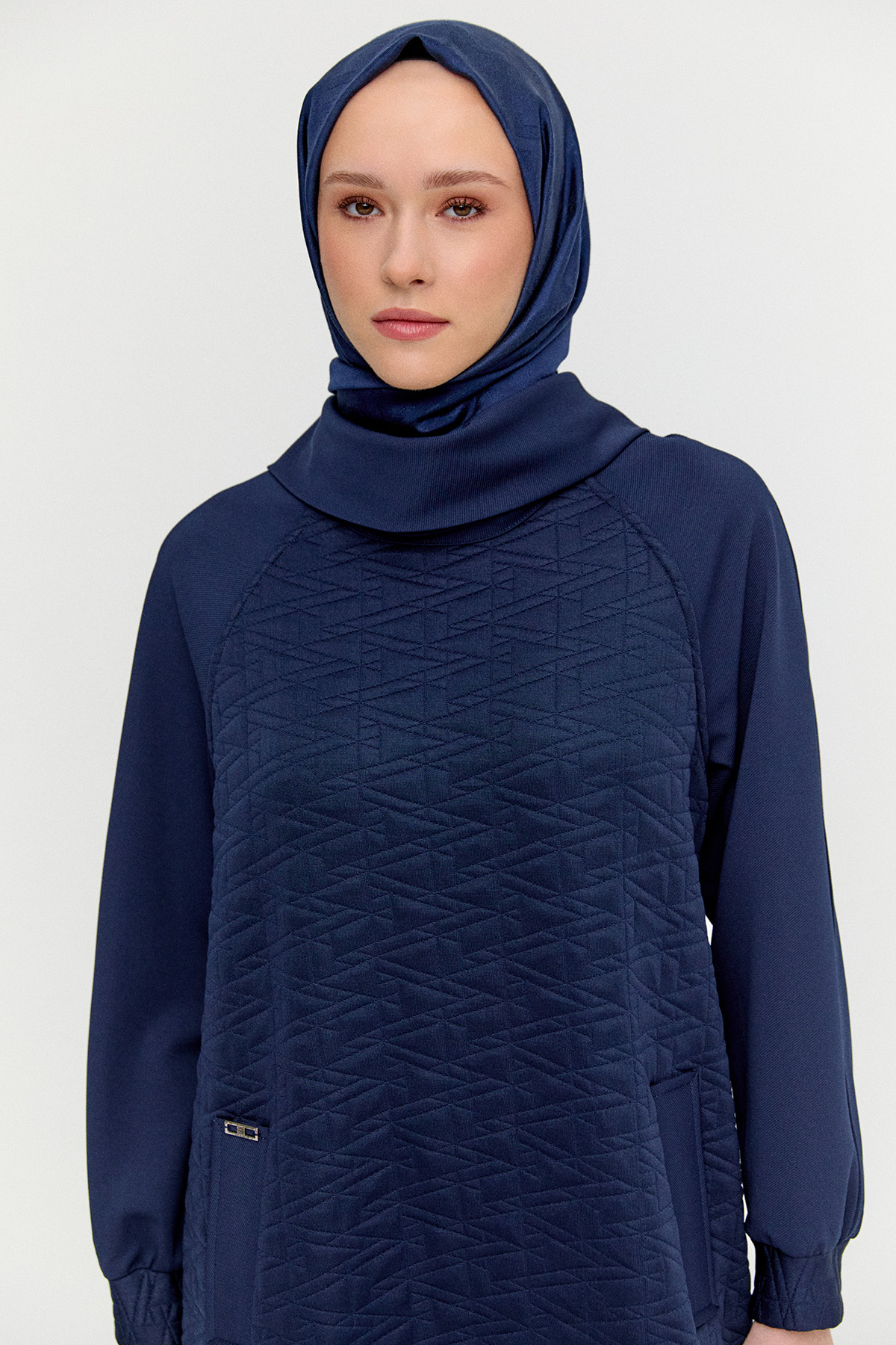 Yüksek Yakalı Dokulu Reglan Elbise, Tesettür Giyim