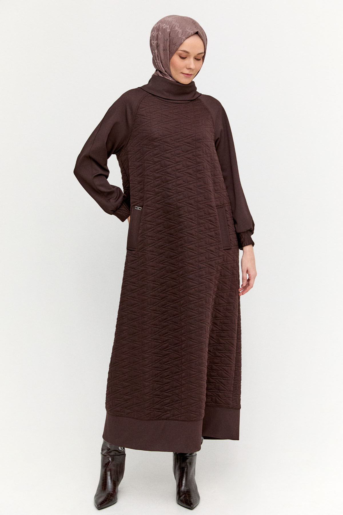 Yüksek Yakalı Dokulu Reglan Elbise, Tesettür Giyim