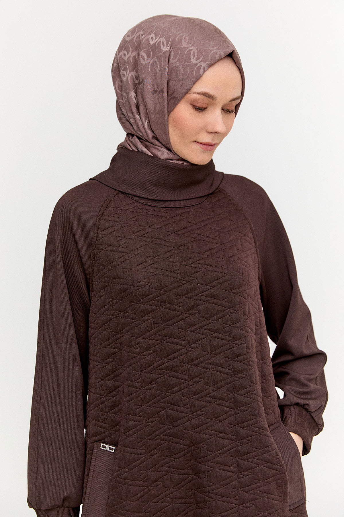 Yüksek Yakalı Dokulu Reglan Elbise, Tesettür Giyim