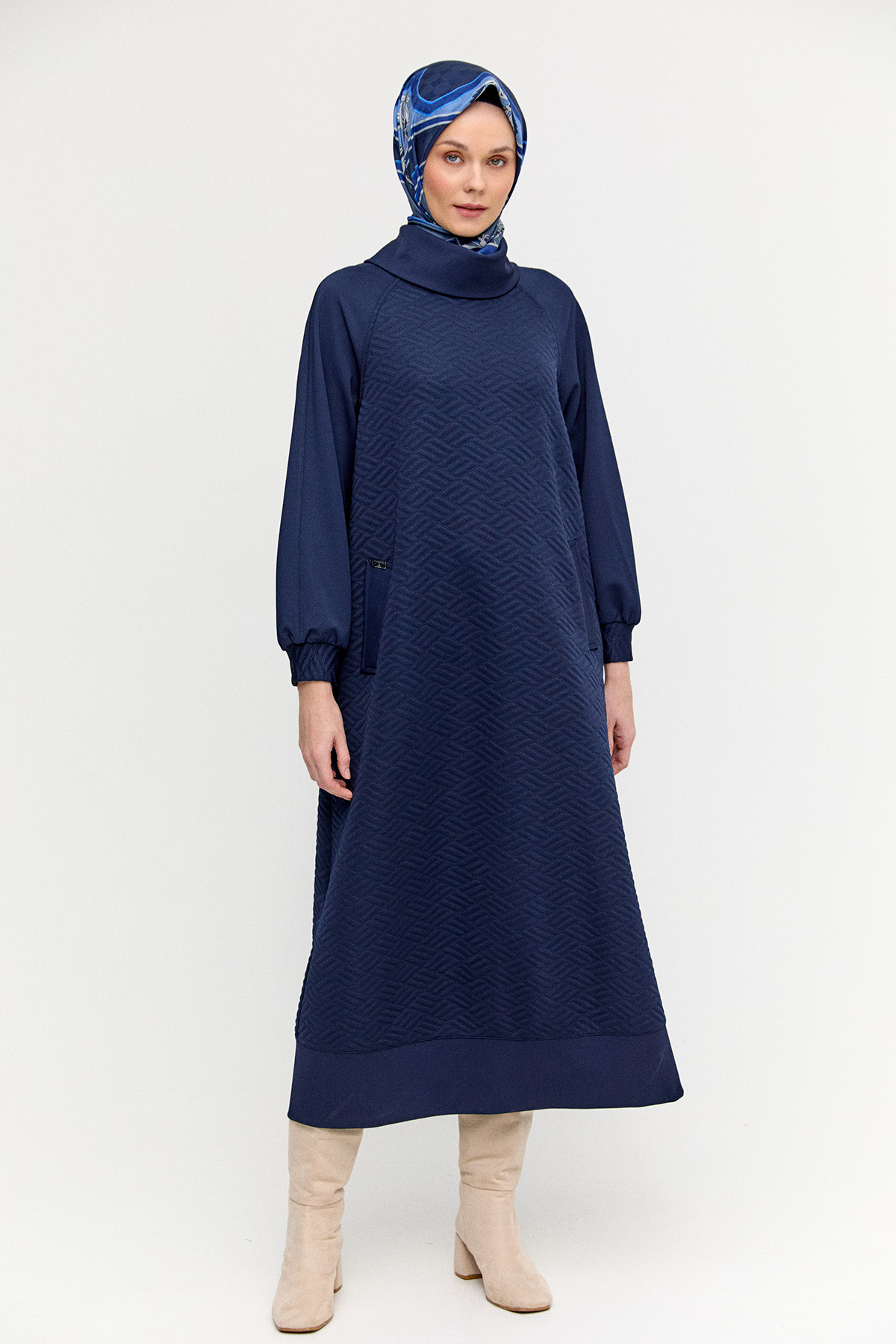 Yüksek Yakalı Dokulu Reglan Elbise, Tesettür Giyim