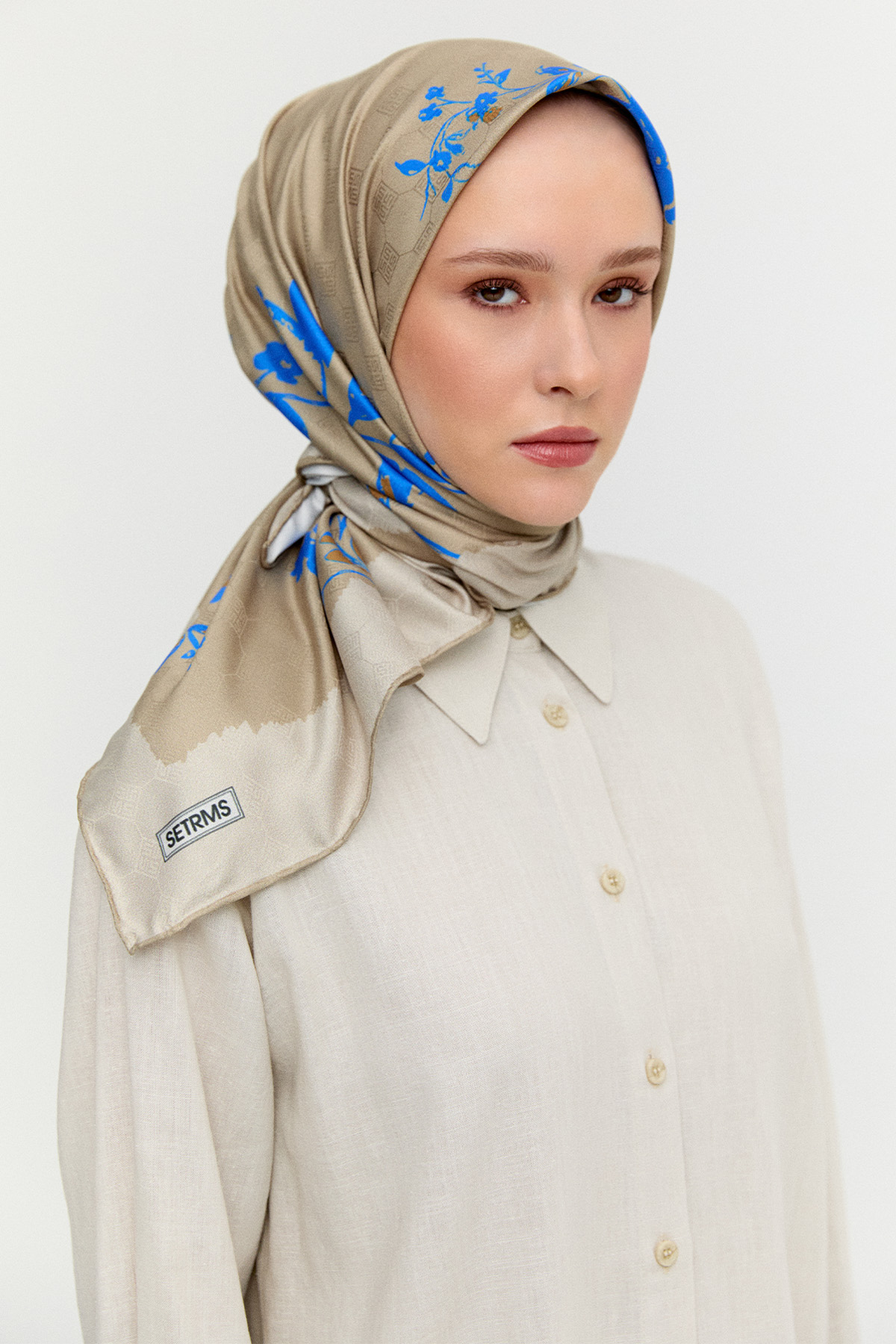 Çiçek Desenli Jakarlı Eşarp, Tesettür Giyim