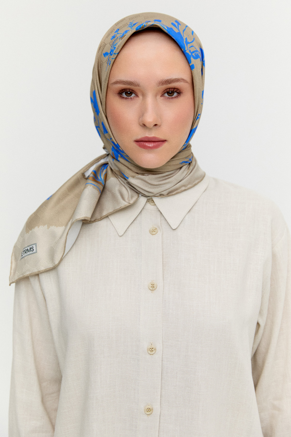 Çiçek Desenli Jakarlı Eşarp, Tesettür Giyim