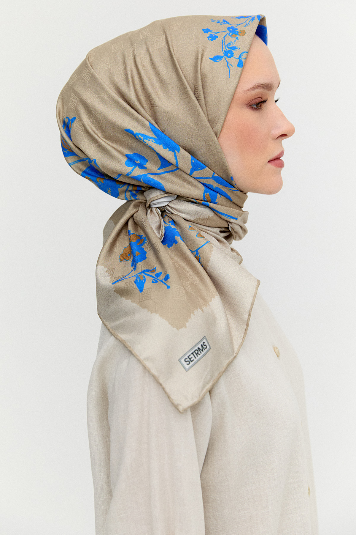 Çiçek Desenli Jakarlı Eşarp, Tesettür Giyim