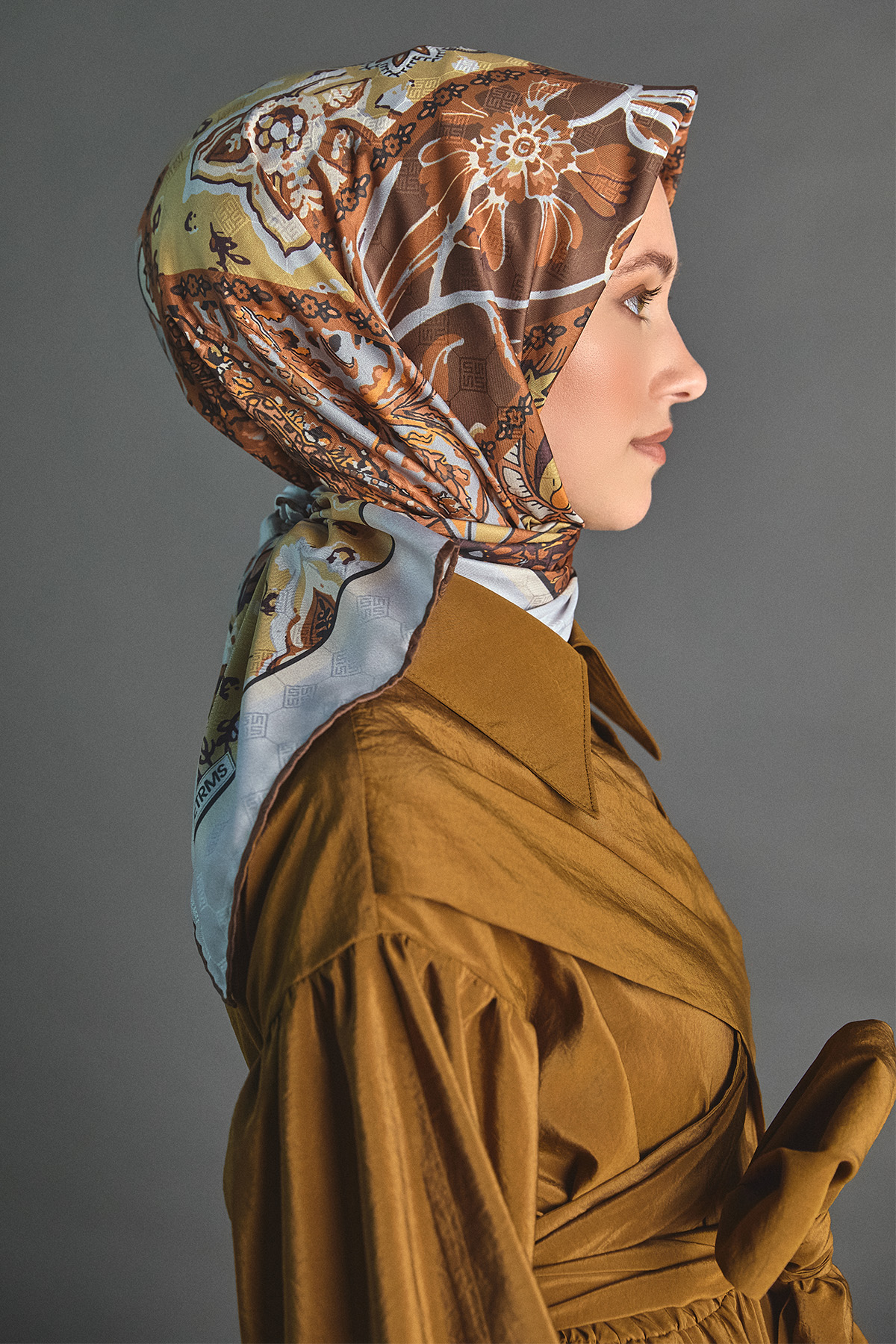 Geleneksel Motifli Jakarlı Eşarp