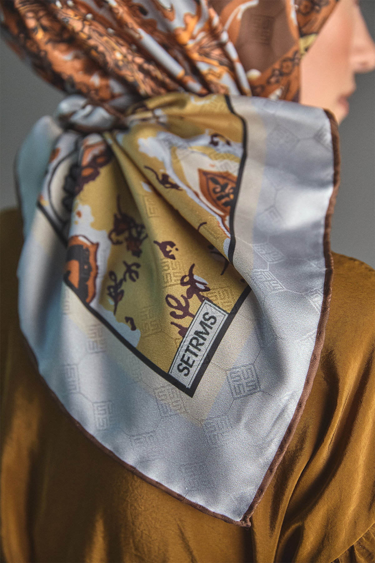 Geleneksel Motifli Jakarlı Eşarp