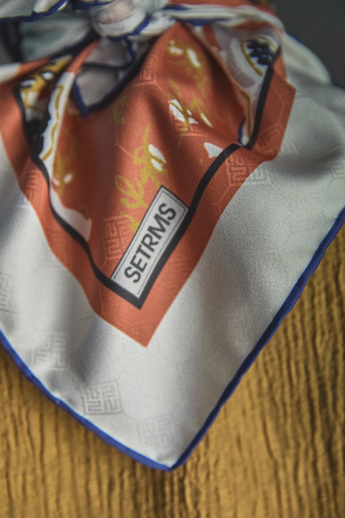 Geleneksel Motifli Jakarlı Eşarp