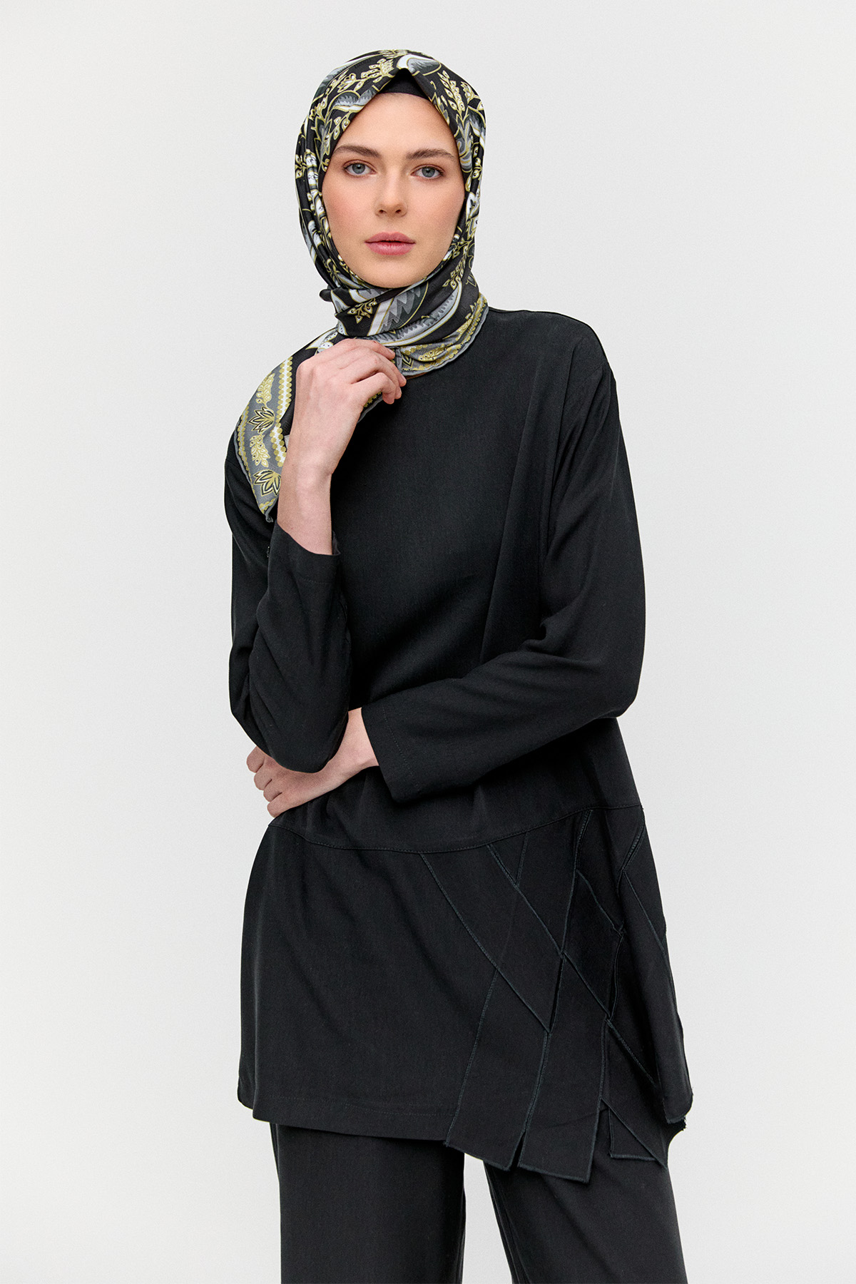 Çok Renkli Çiçek Desenli Eşarp, Tesettür Giyim