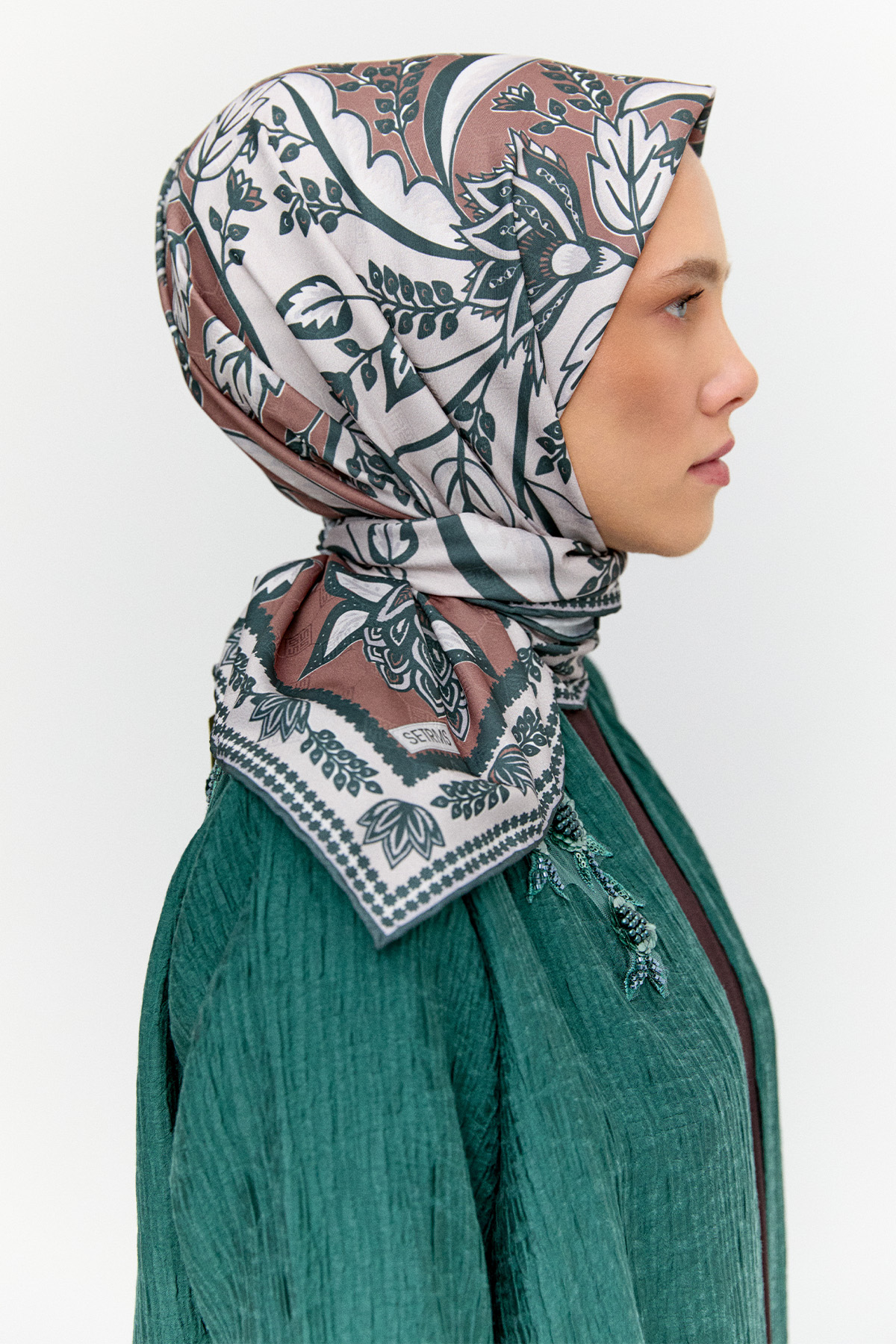 Çok Renkli Çiçek Desenli Eşarp, Tesettür Giyim