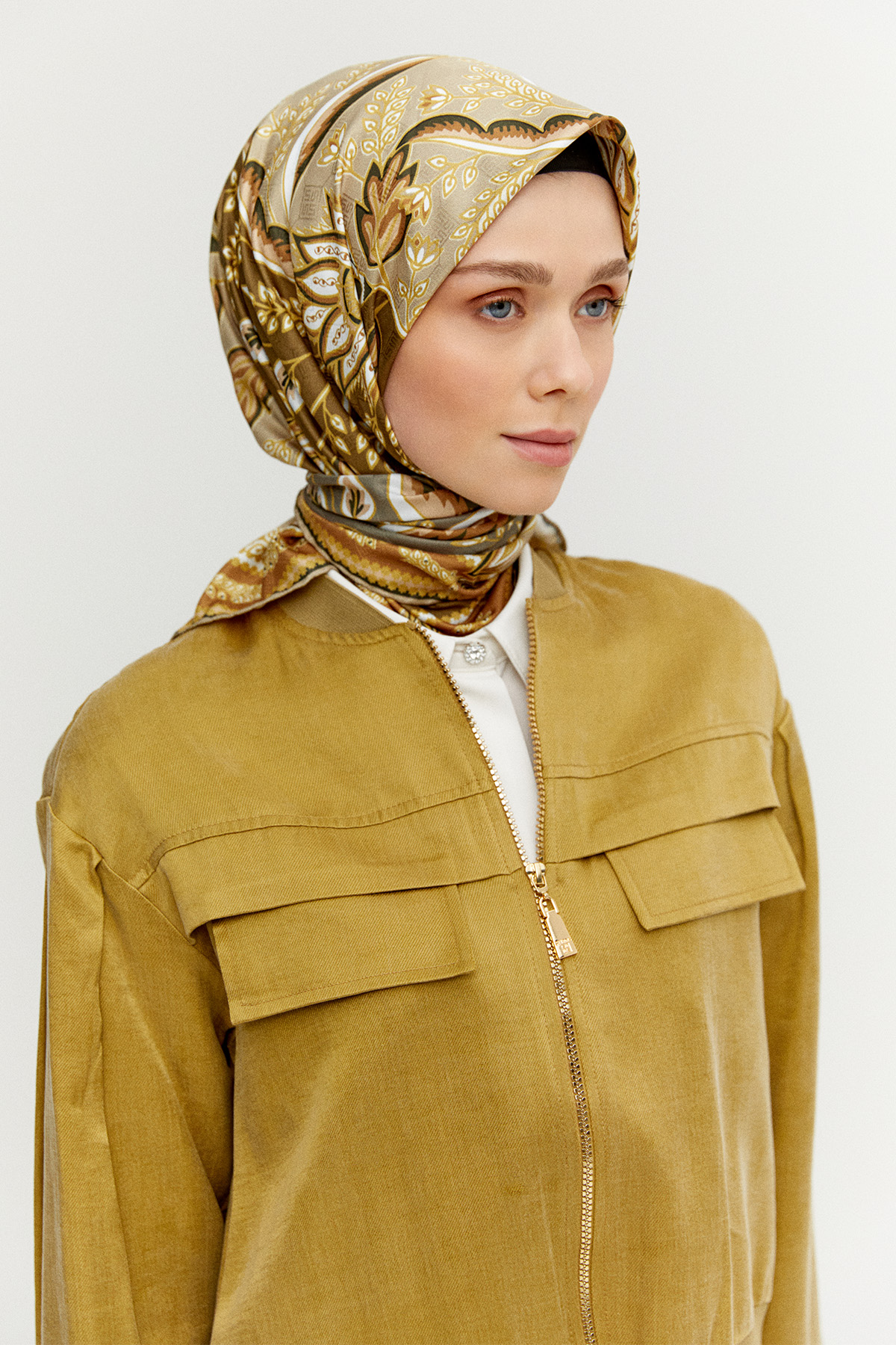 Çok Renkli Çiçek Desenli Eşarp, Tesettür Giyim