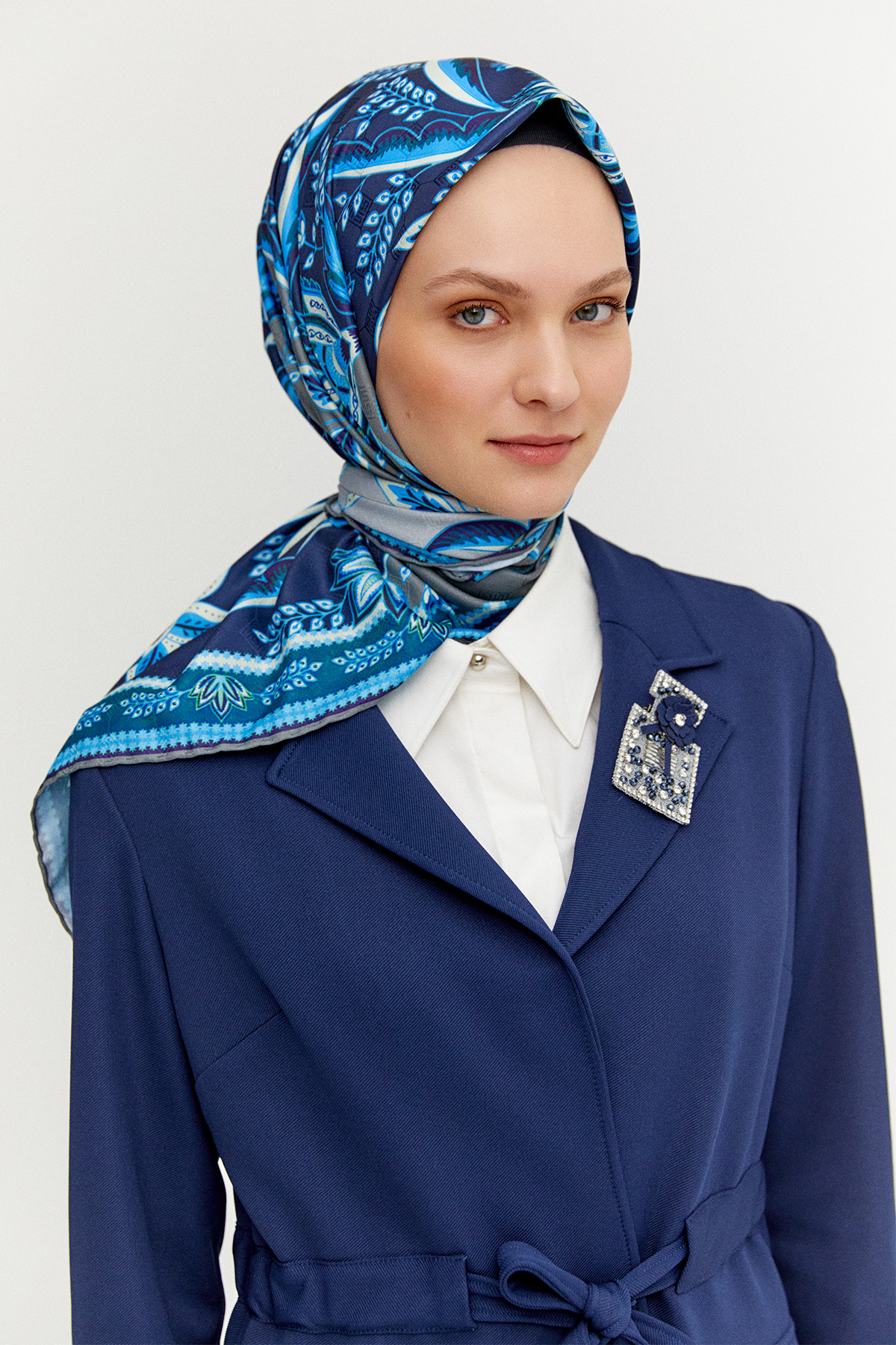 Çok Renkli Çiçek Desenli Eşarp, Tesettür Giyim