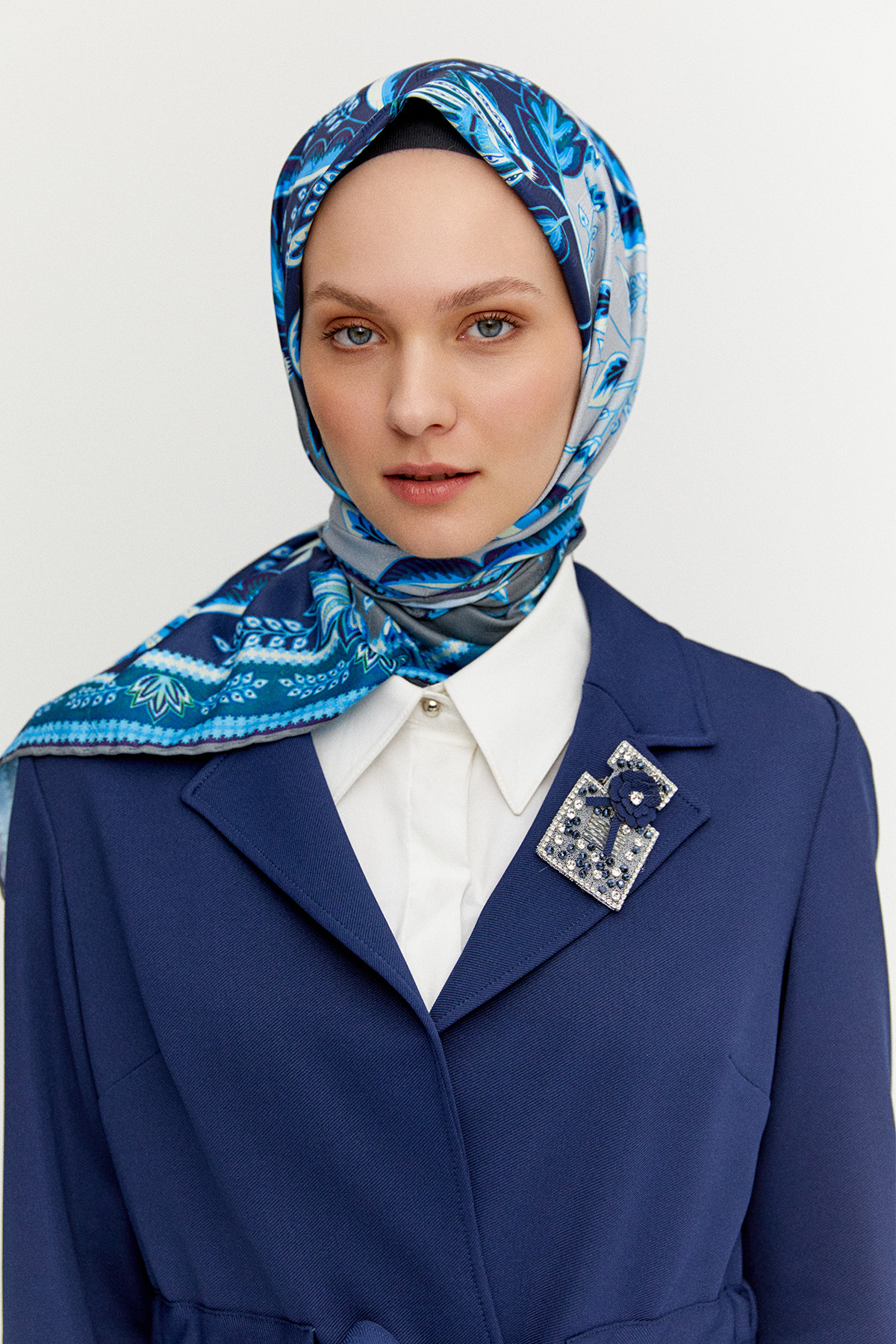 Çok Renkli Çiçek Desenli Eşarp, Tesettür Giyim