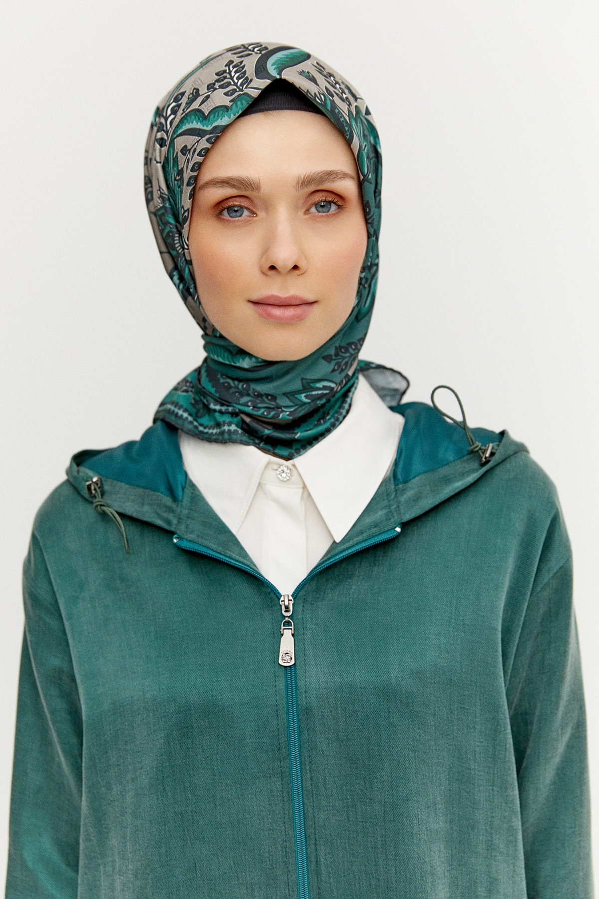 Çok Renkli Çiçek Desenli Eşarp, Tesettür Giyim