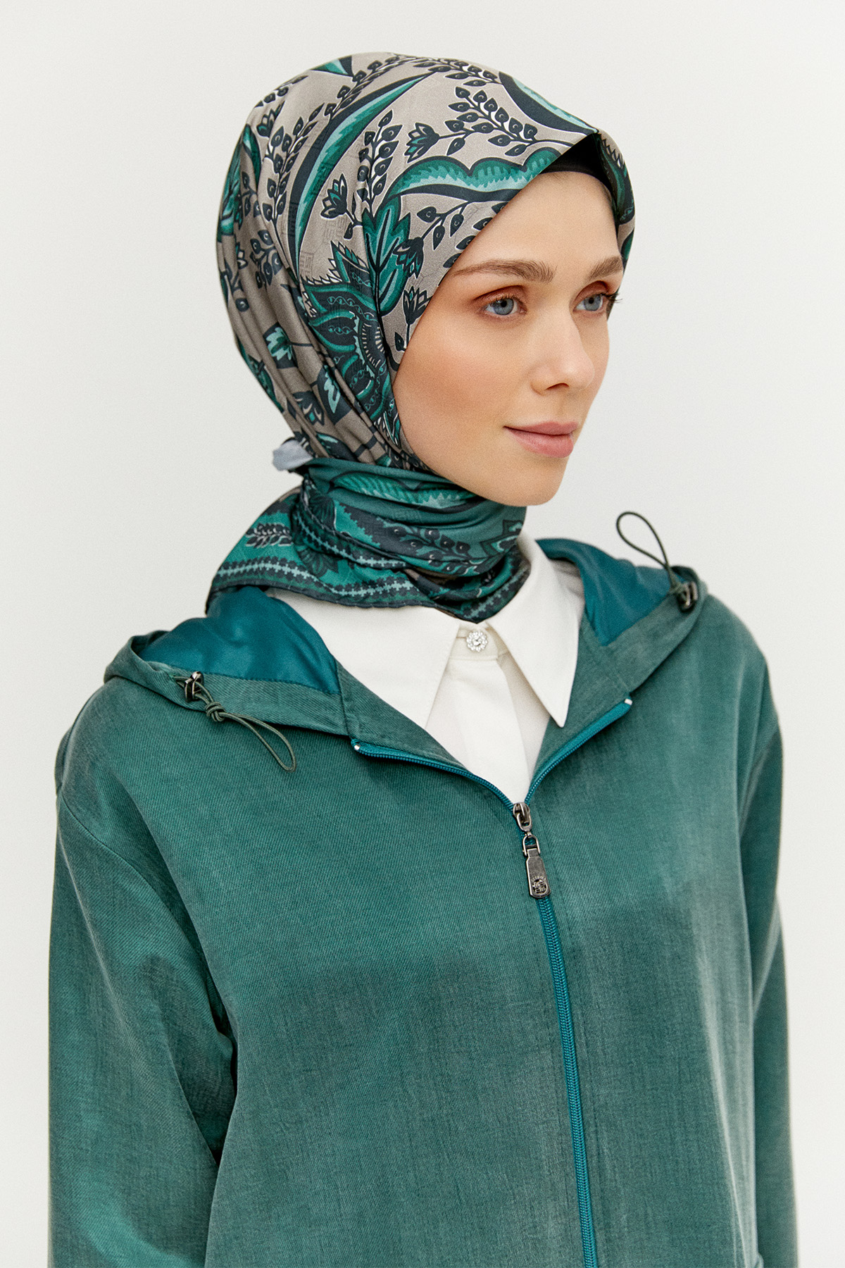 Çok Renkli Çiçek Desenli Eşarp, Tesettür Giyim