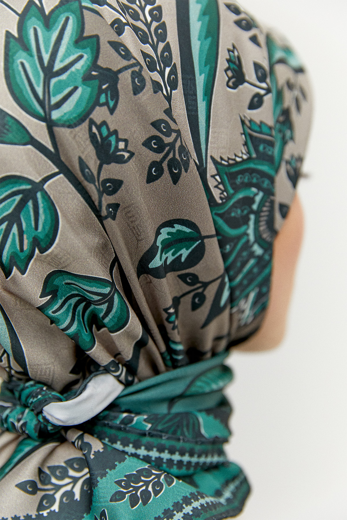 Çok Renkli Çiçek Desenli Eşarp, Tesettür Giyim