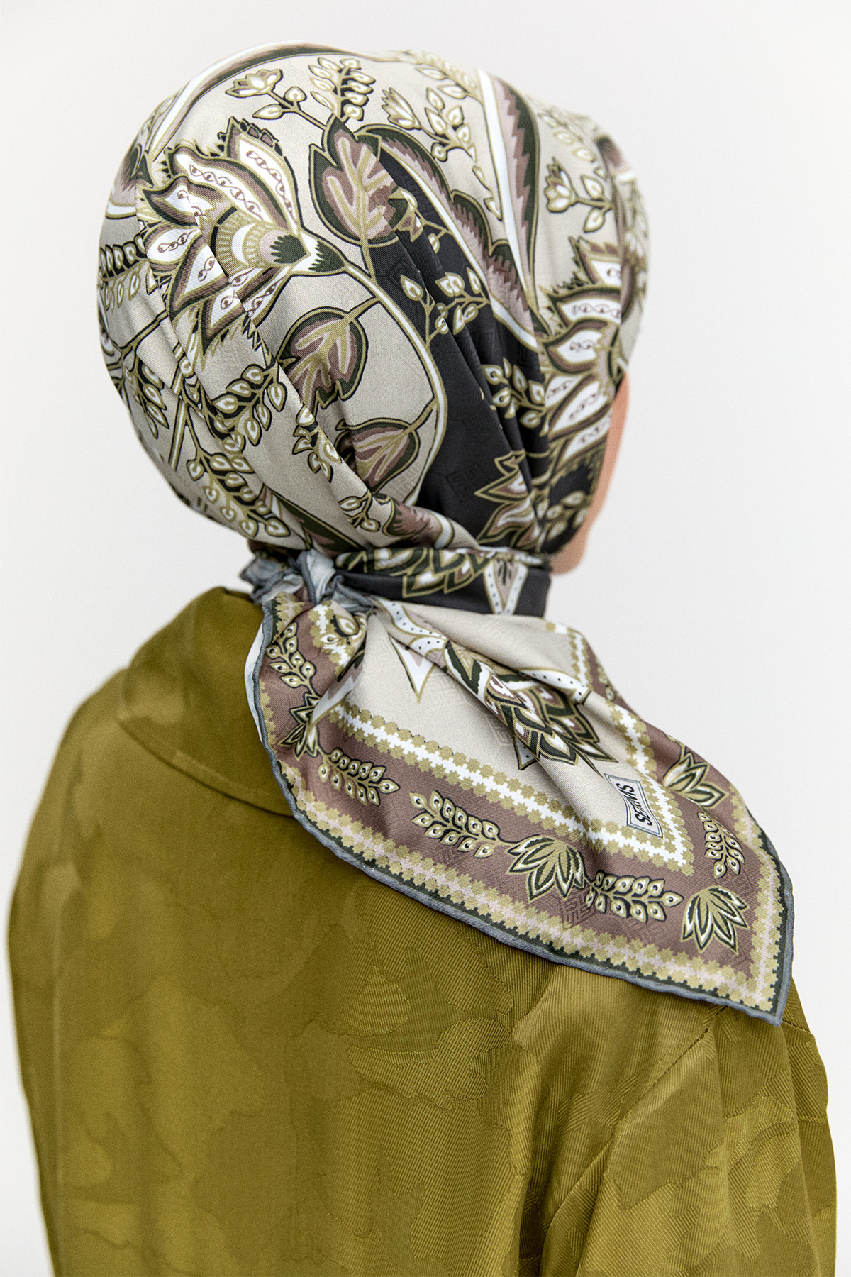 Çok Renkli Çiçek Desenli Eşarp, Tesettür Giyim