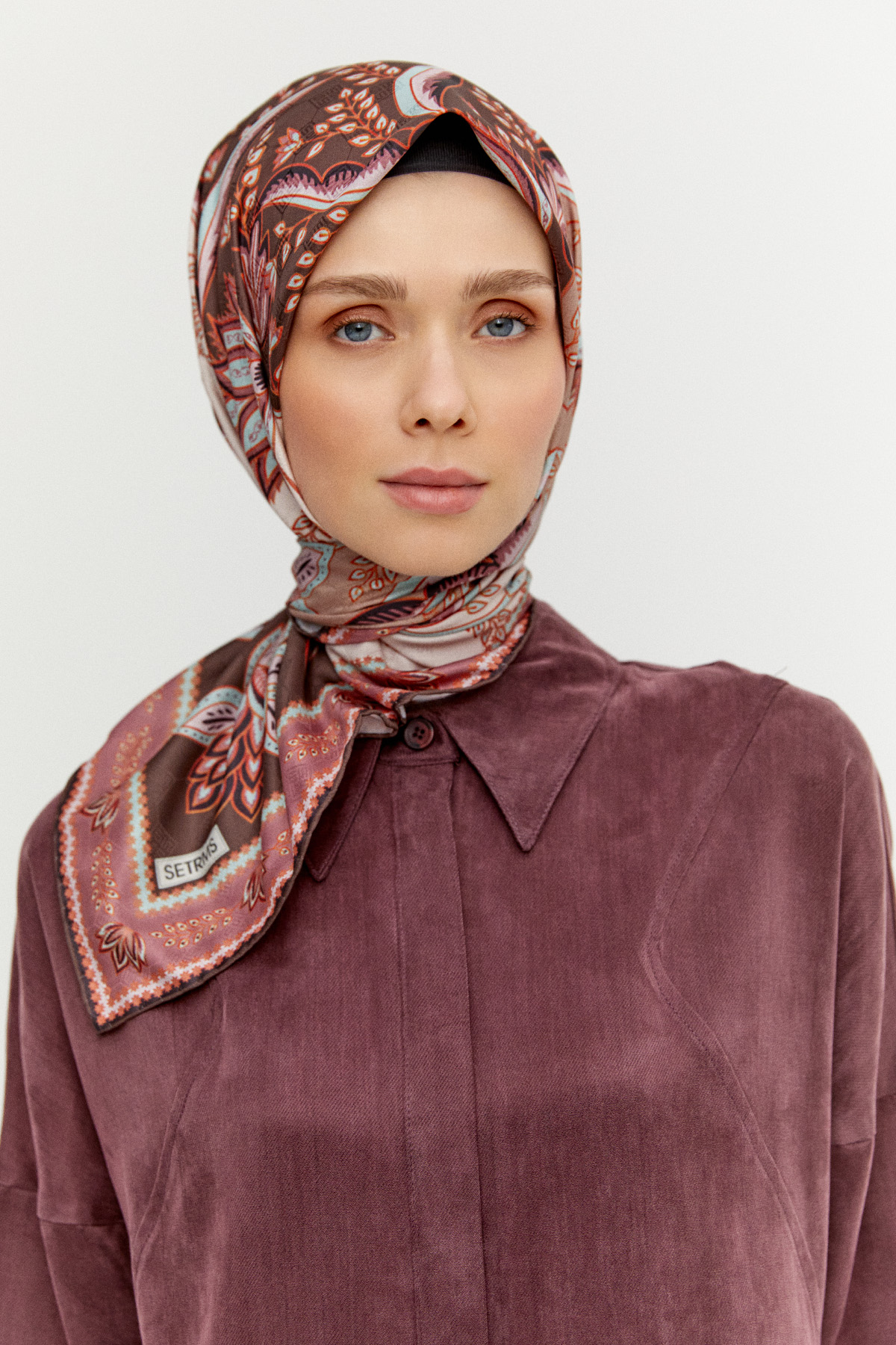 Çok Renkli Çiçek Desenli Eşarp, Tesettür Giyim