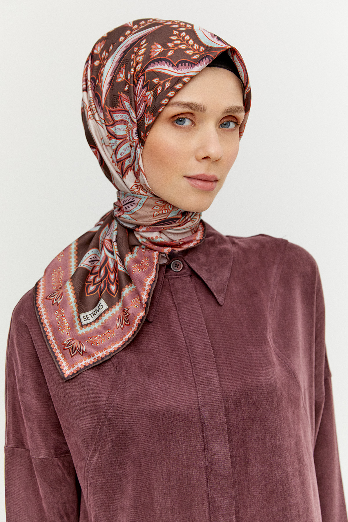 Çok Renkli Çiçek Desenli Eşarp, Tesettür Giyim