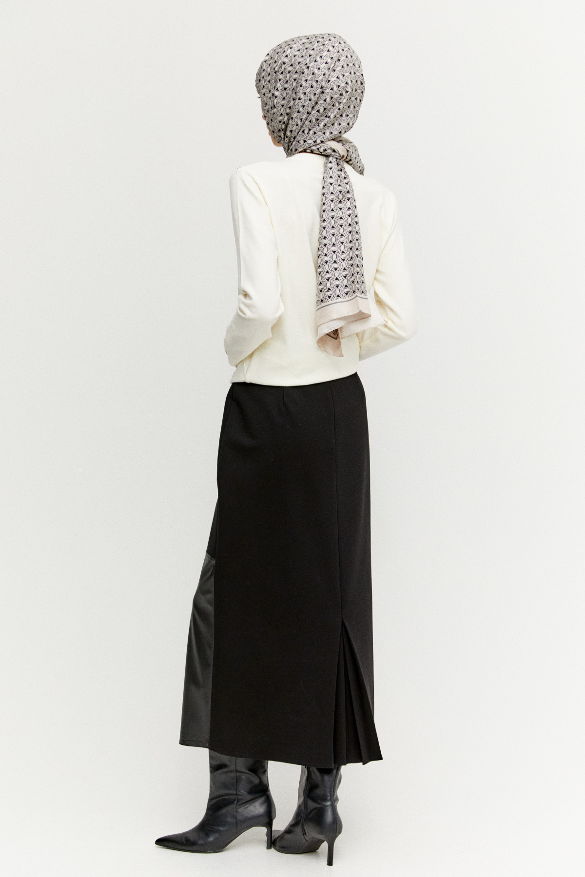 Suni Deri Parçalı A Kesim Etek