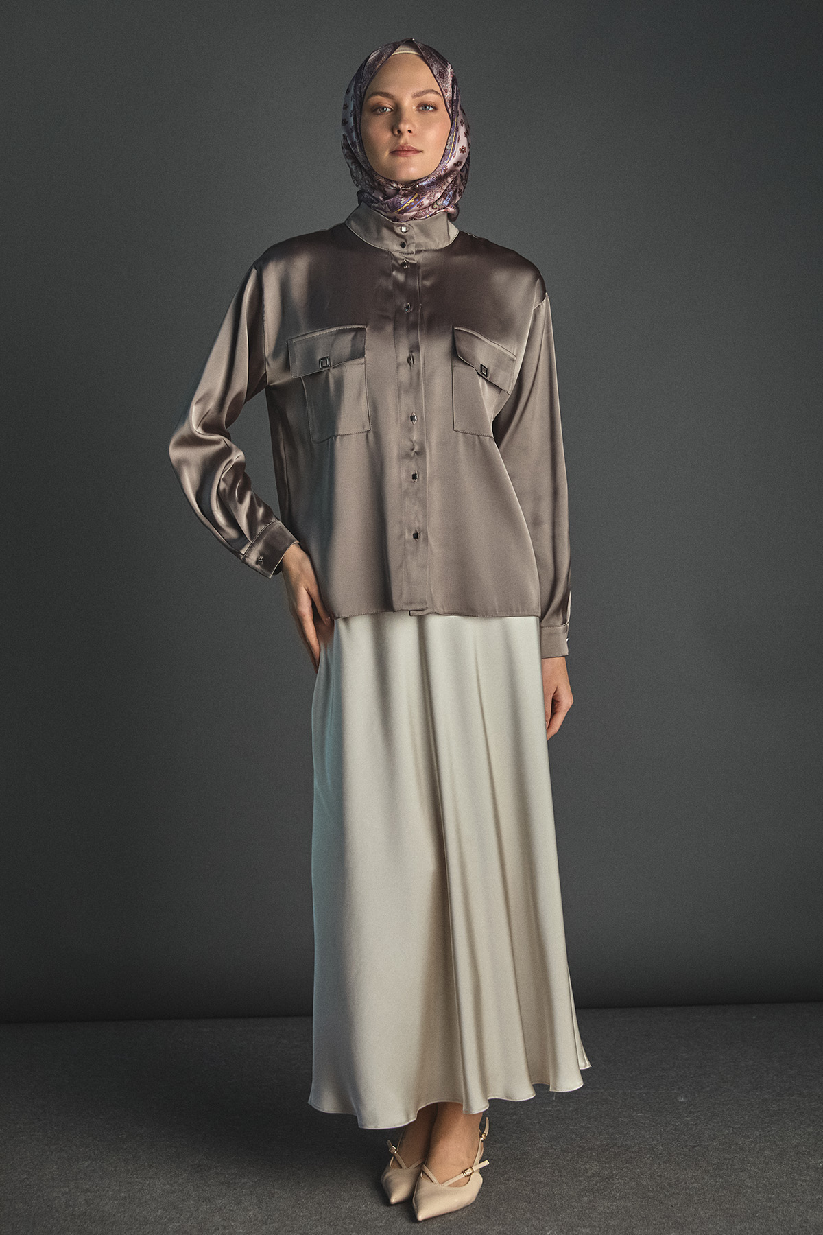 2425066 Dik Yaka Şık Düğmeli Kıısa Gömlek