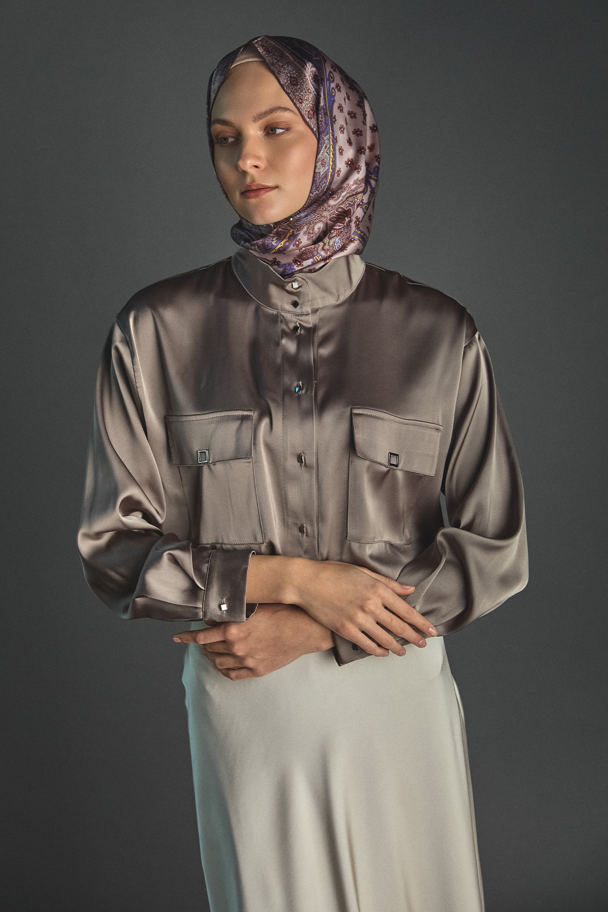 2425066 Dik Yaka Şık Düğmeli Kıısa Gömlek