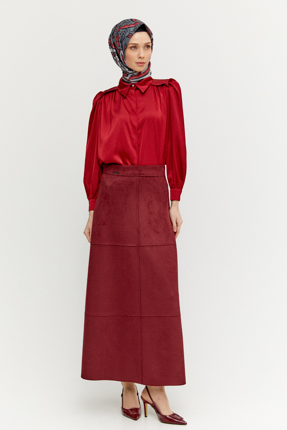 Büzgü Detaylı Saten Kısa Gömlek