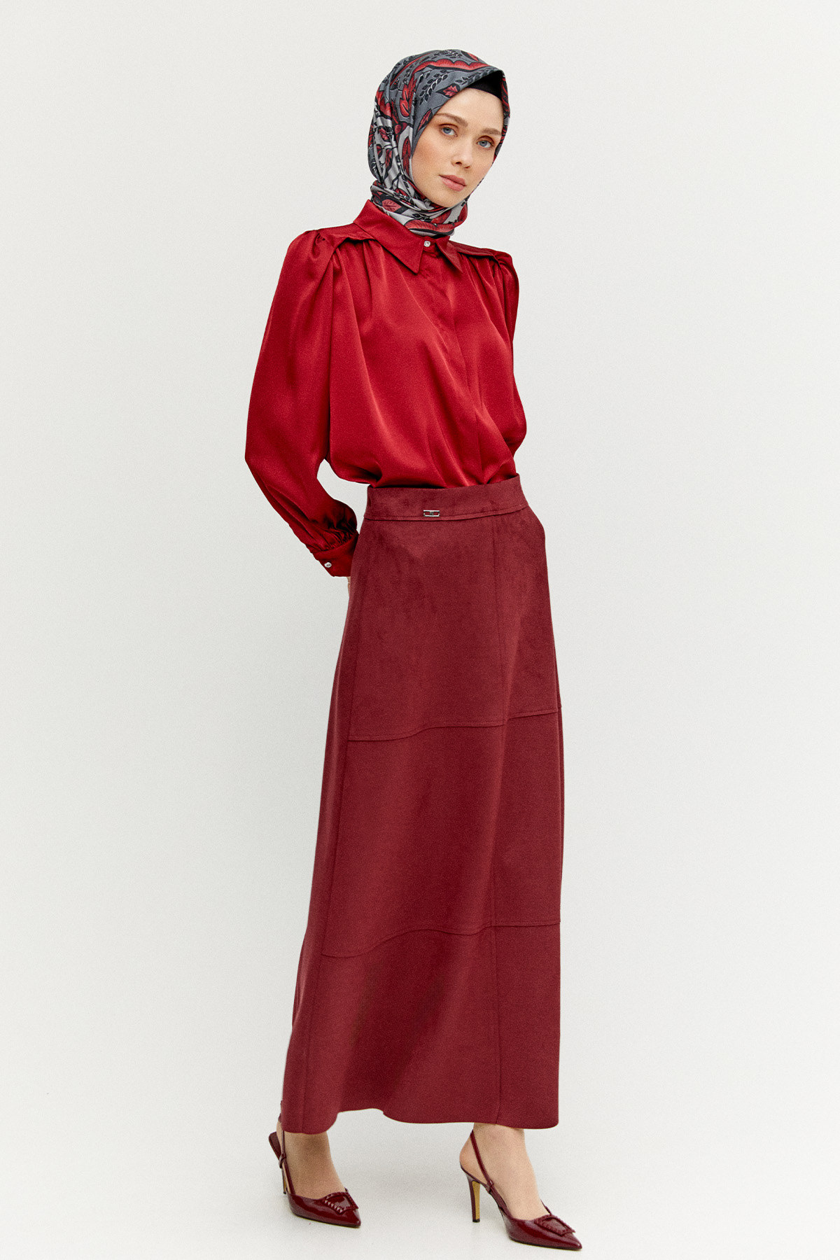 Büzgü Detaylı Saten Kısa Gömlek