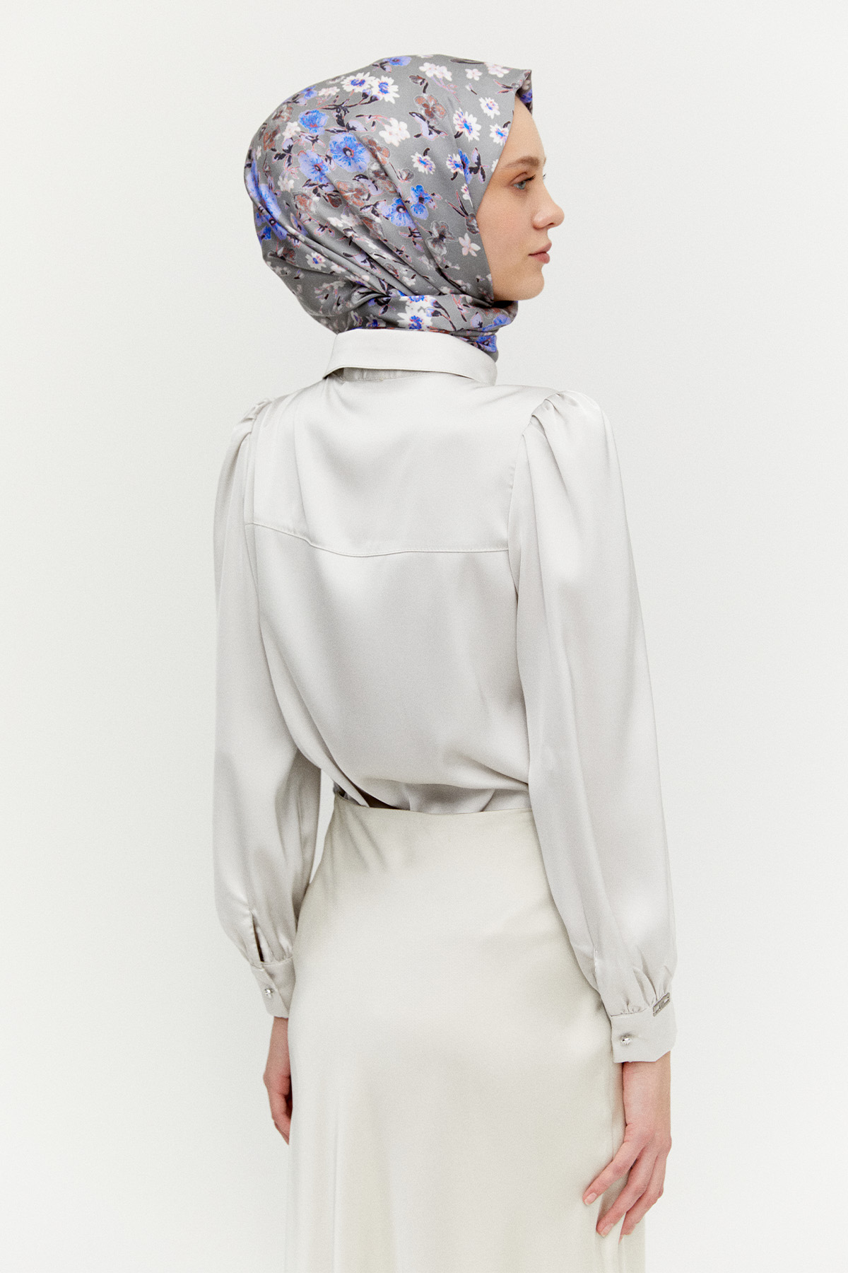 Büzgü Detaylı Saten Kısa Gömlek