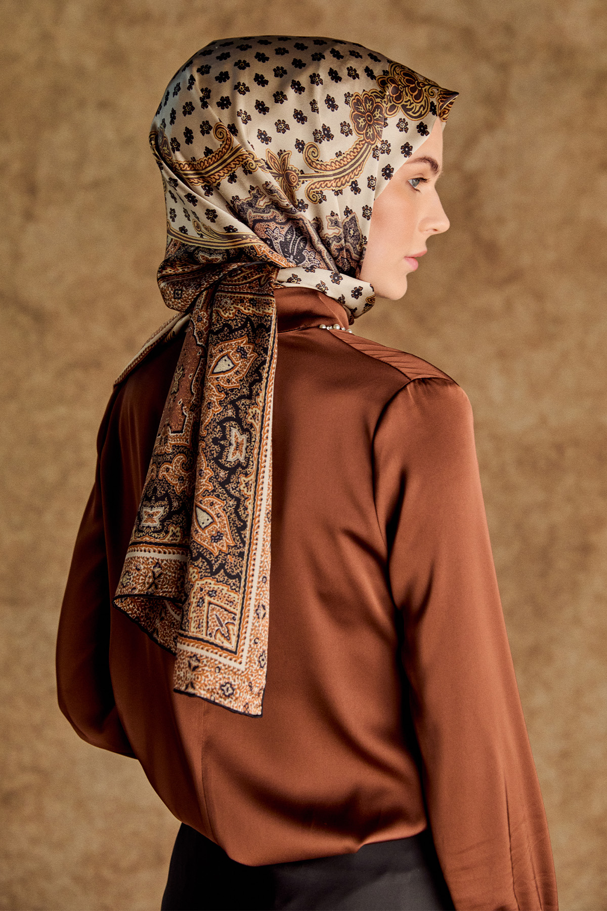 Volanlı Saten Kısa Gömlek