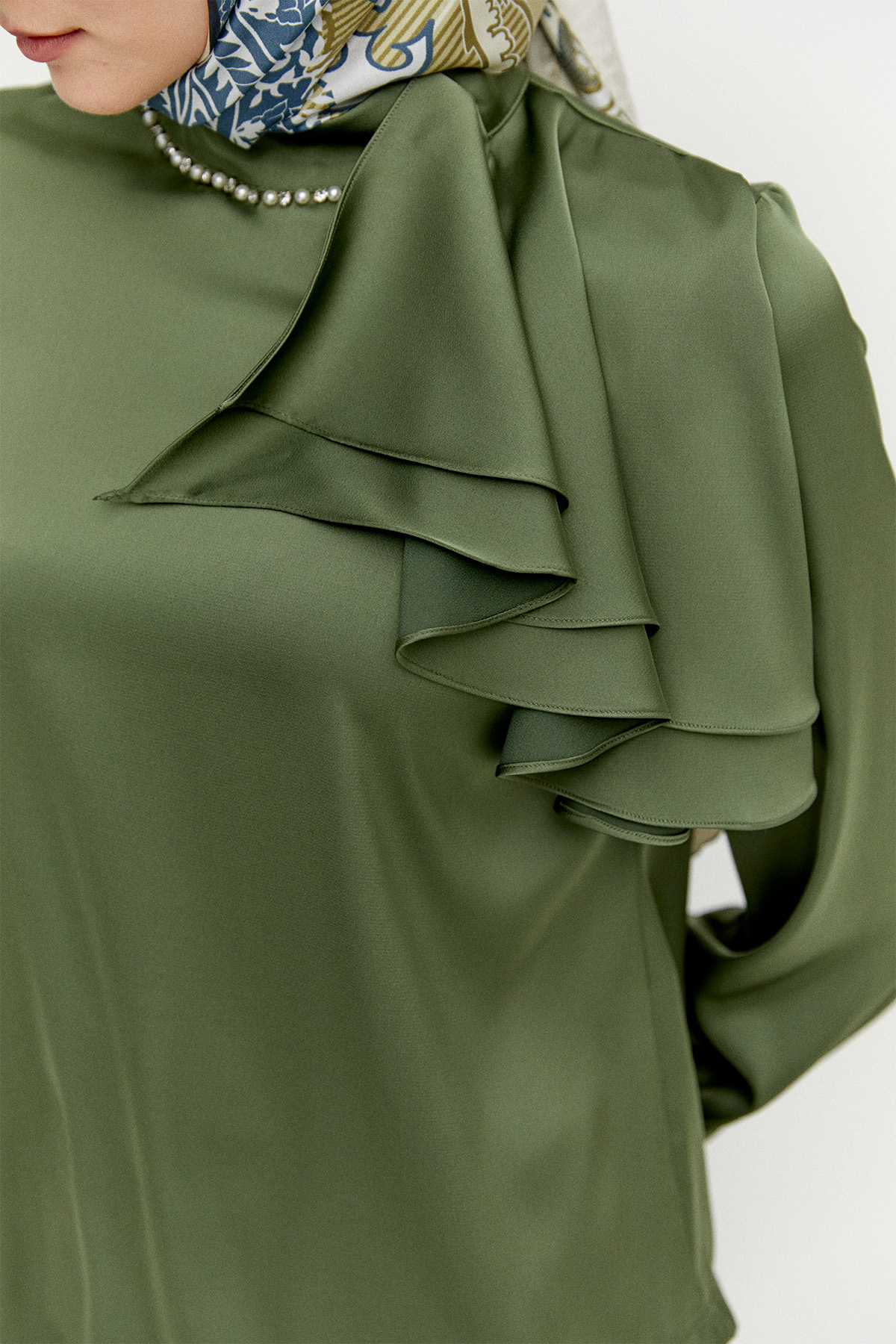 Volanlı Saten Kısa Gömlek