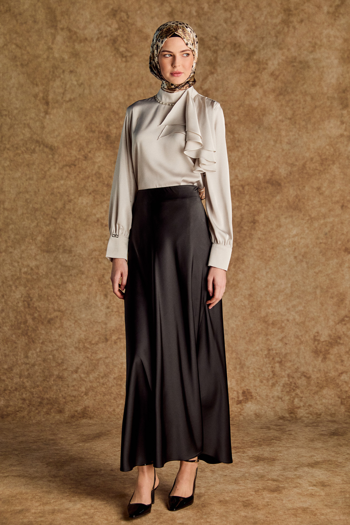 Volanlı Saten Kısa Gömlek