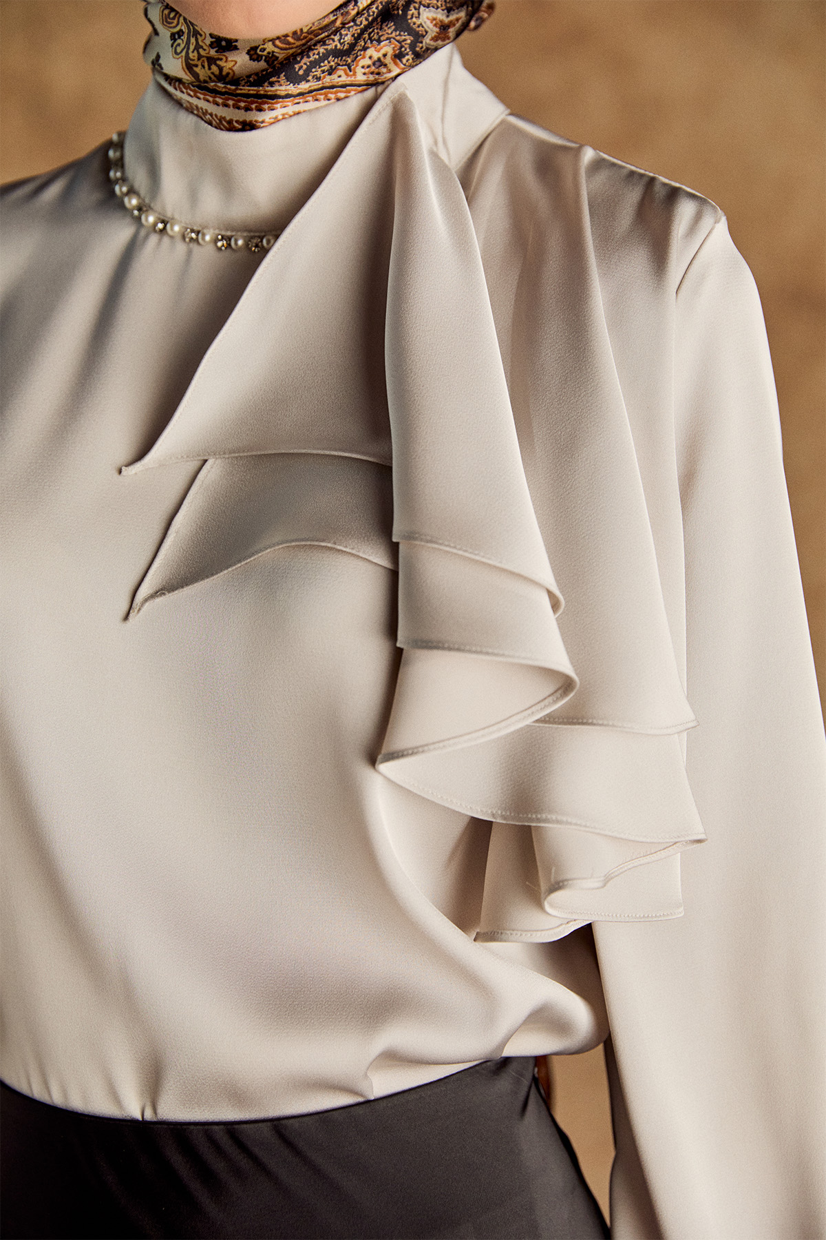 Volanlı Saten Kısa Gömlek