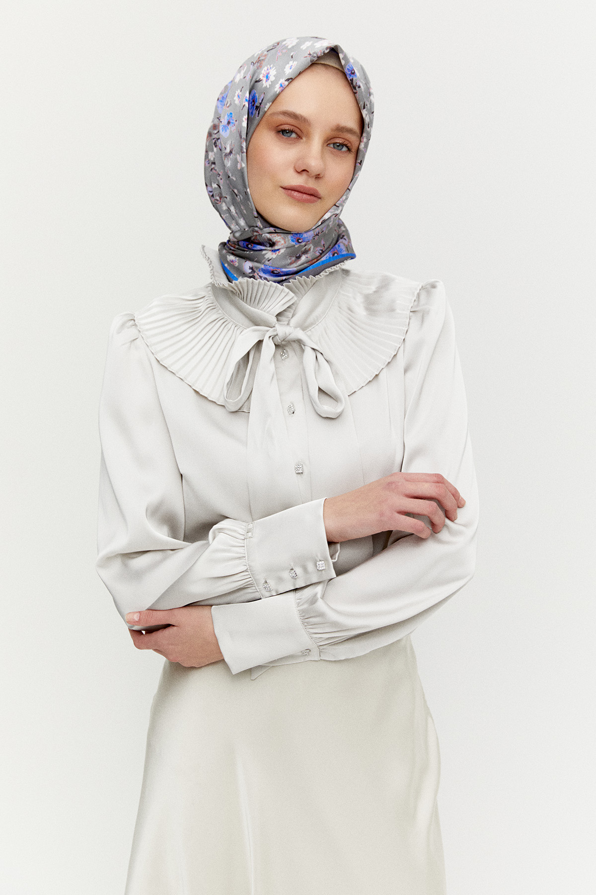 Pilise Yakalı Saten Gömlek