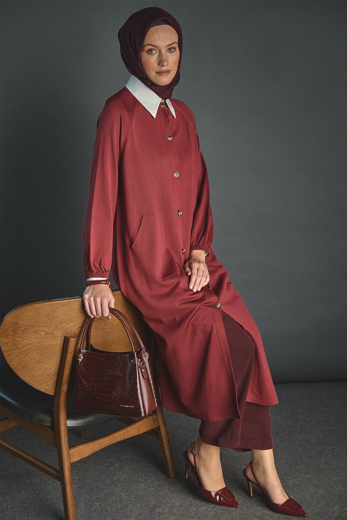 Lastik Manşetli Uzun Triko Hırka