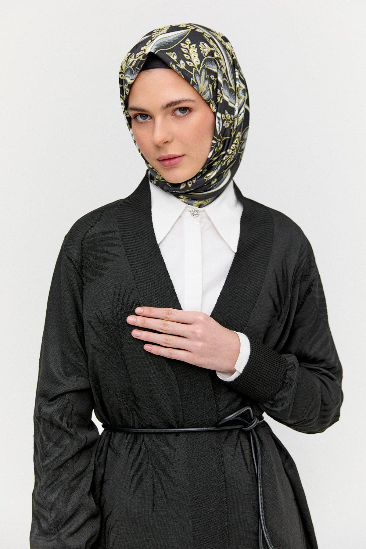 Yaprak Desenli Şal Yaka Triko Hırka, Tesettür Giyim