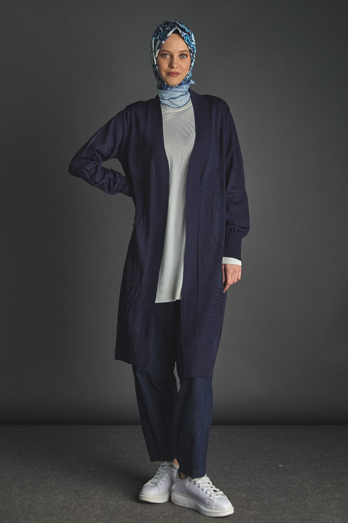 Yaprak Desenli Şal Yaka Triko Hırka