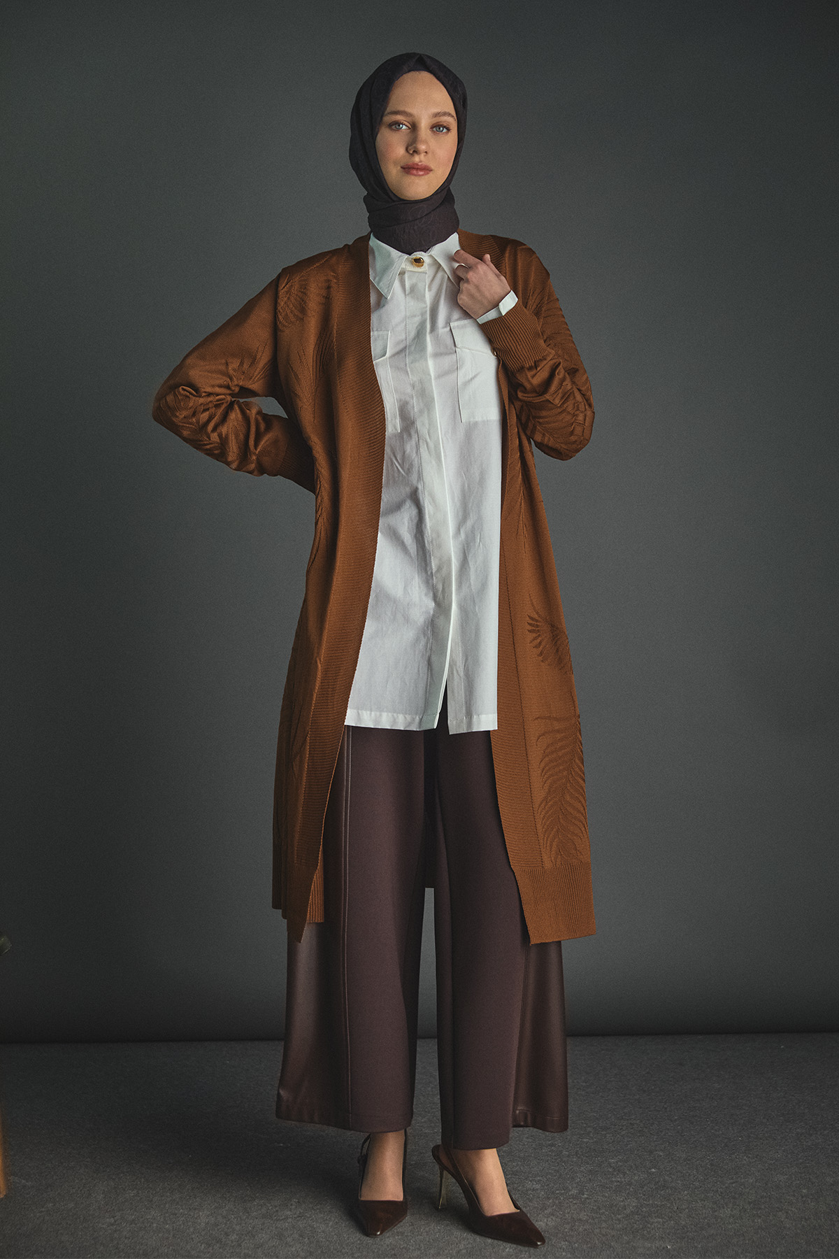 Yaprak Desenli Şal Yaka Triko Hırka