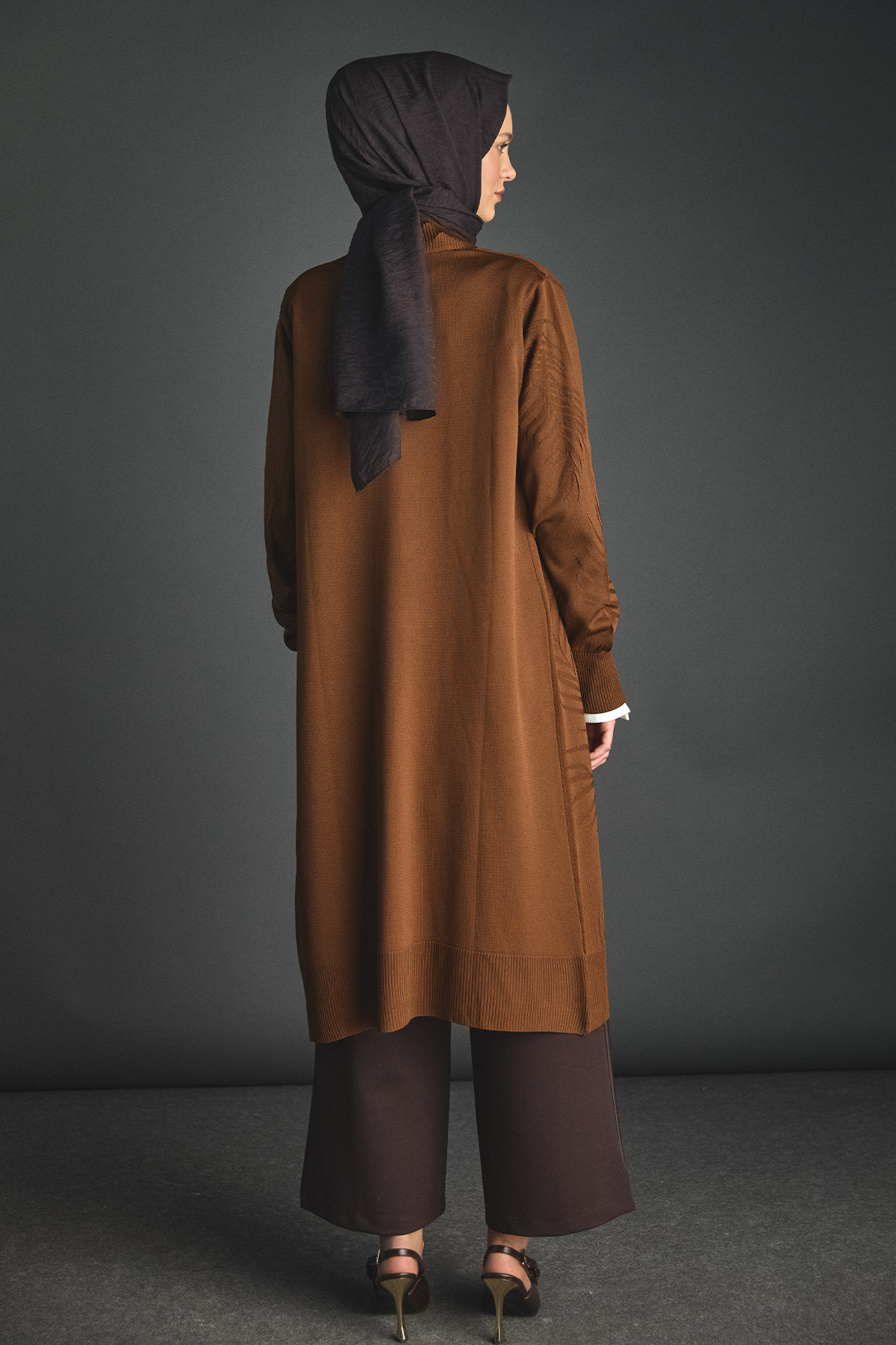 Yaprak Desenli Şal Yaka Triko Hırka