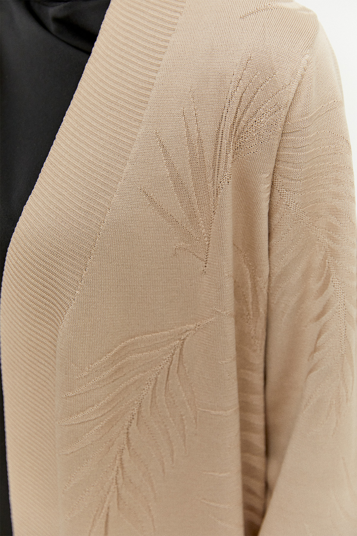 Yaprak Desenli Şal Yaka Triko Hırka