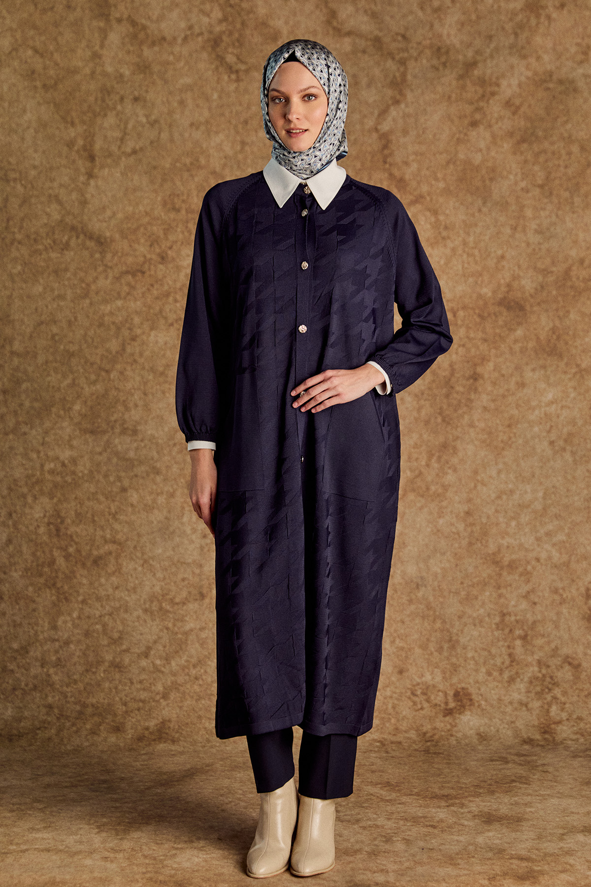 Kazayağı Desenli Uzun Triko Hırka