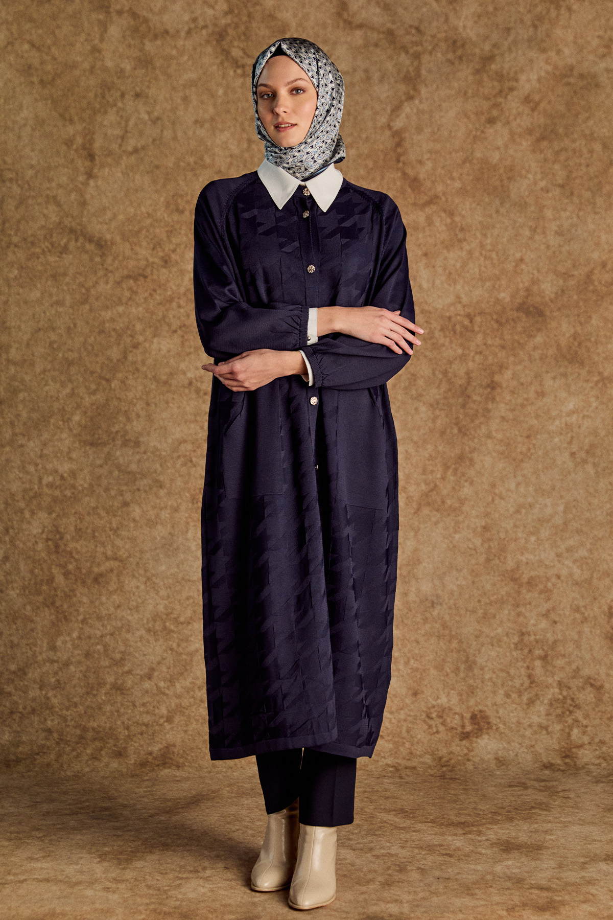 Kazayağı Desenli Uzun Triko Hırka