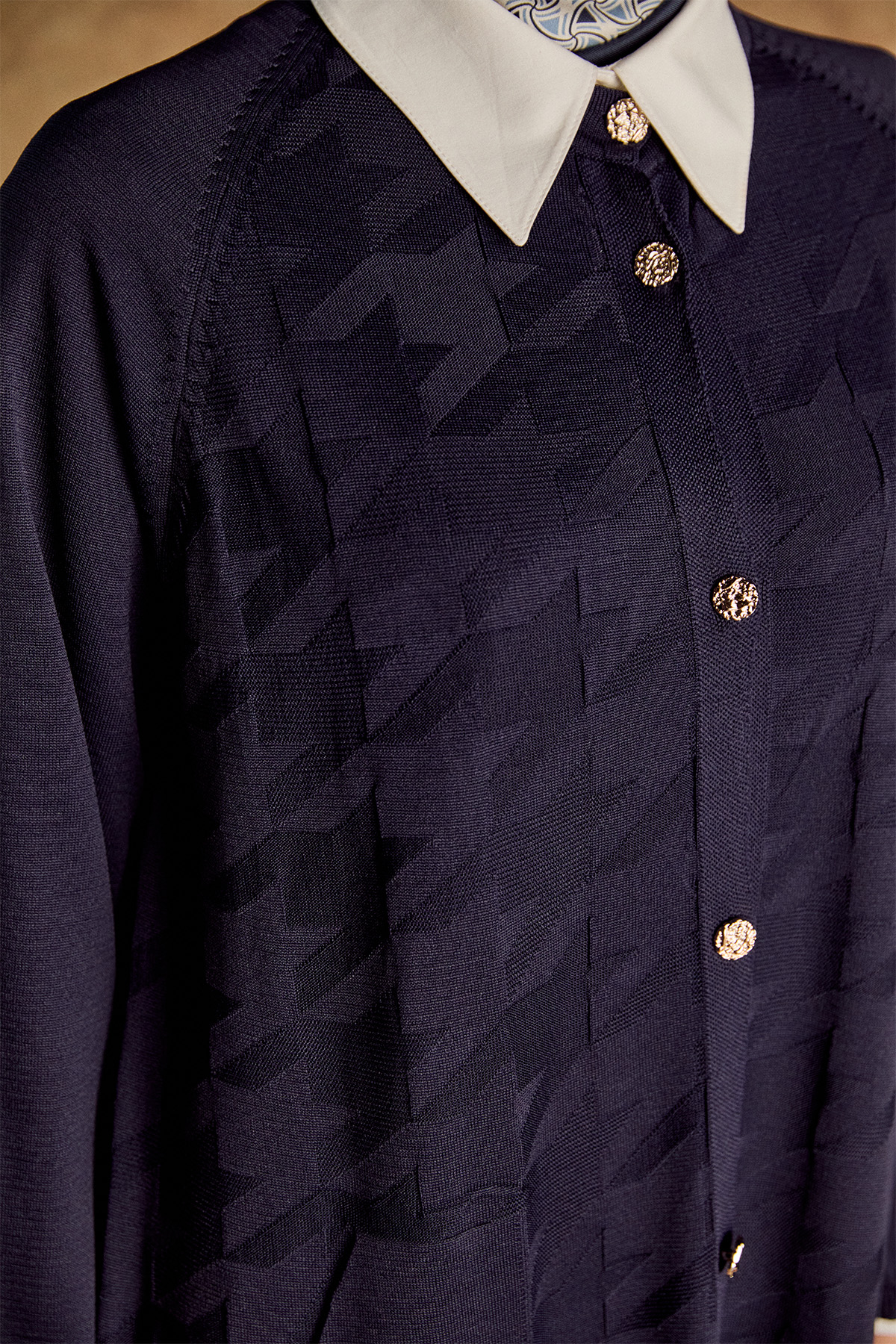 Kazayağı Desenli Uzun Triko Hırka