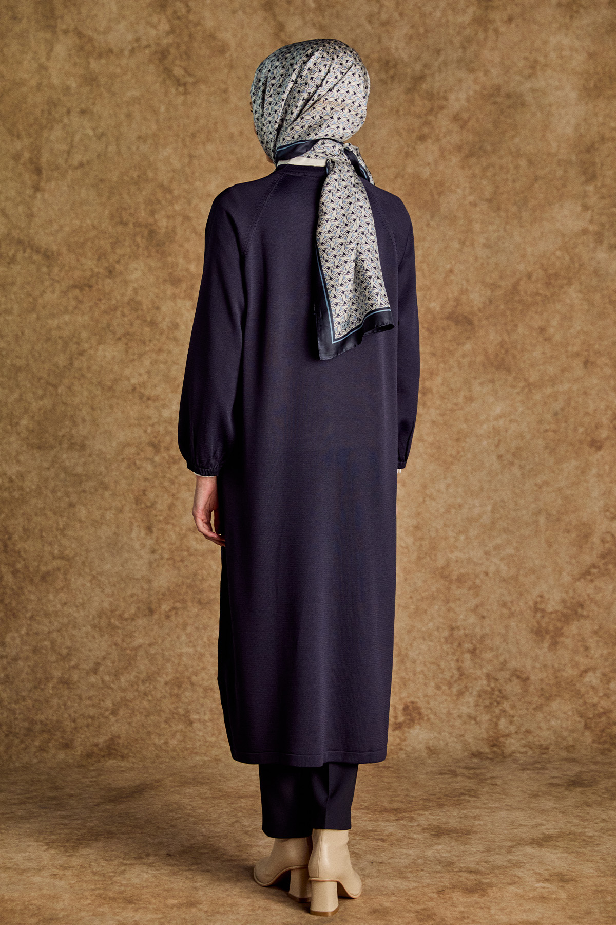 Kazayağı Desenli Uzun Triko Hırka