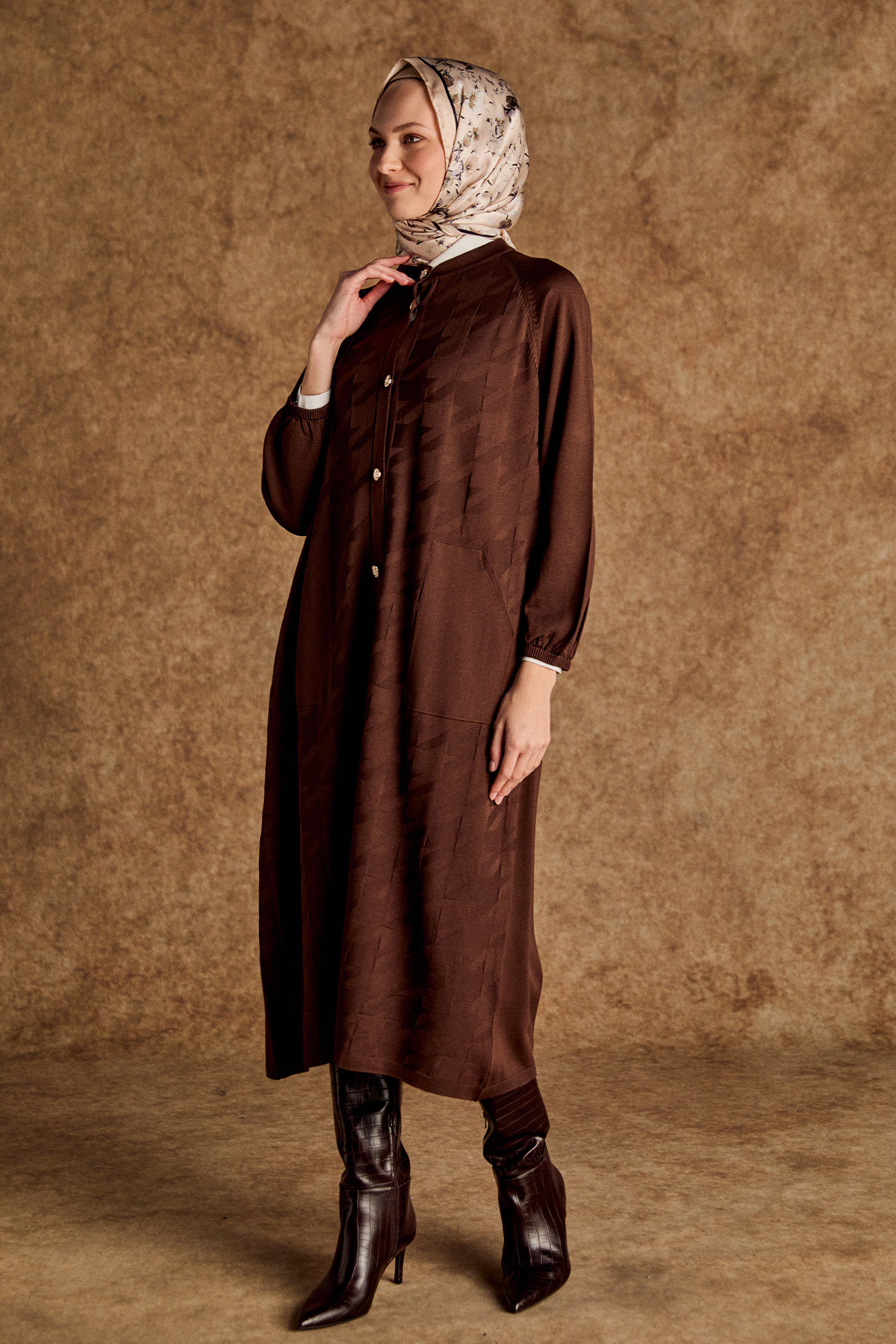 Kazayağı Desenli Uzun Triko Hırka