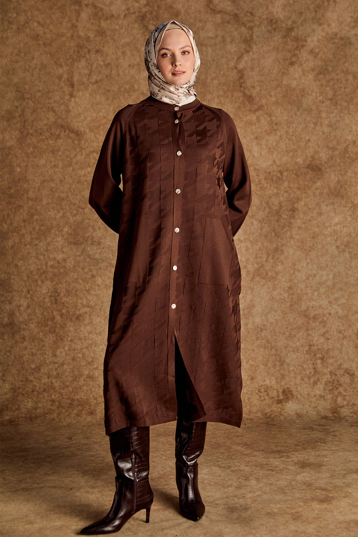 Kazayağı Desenli Uzun Triko Hırka