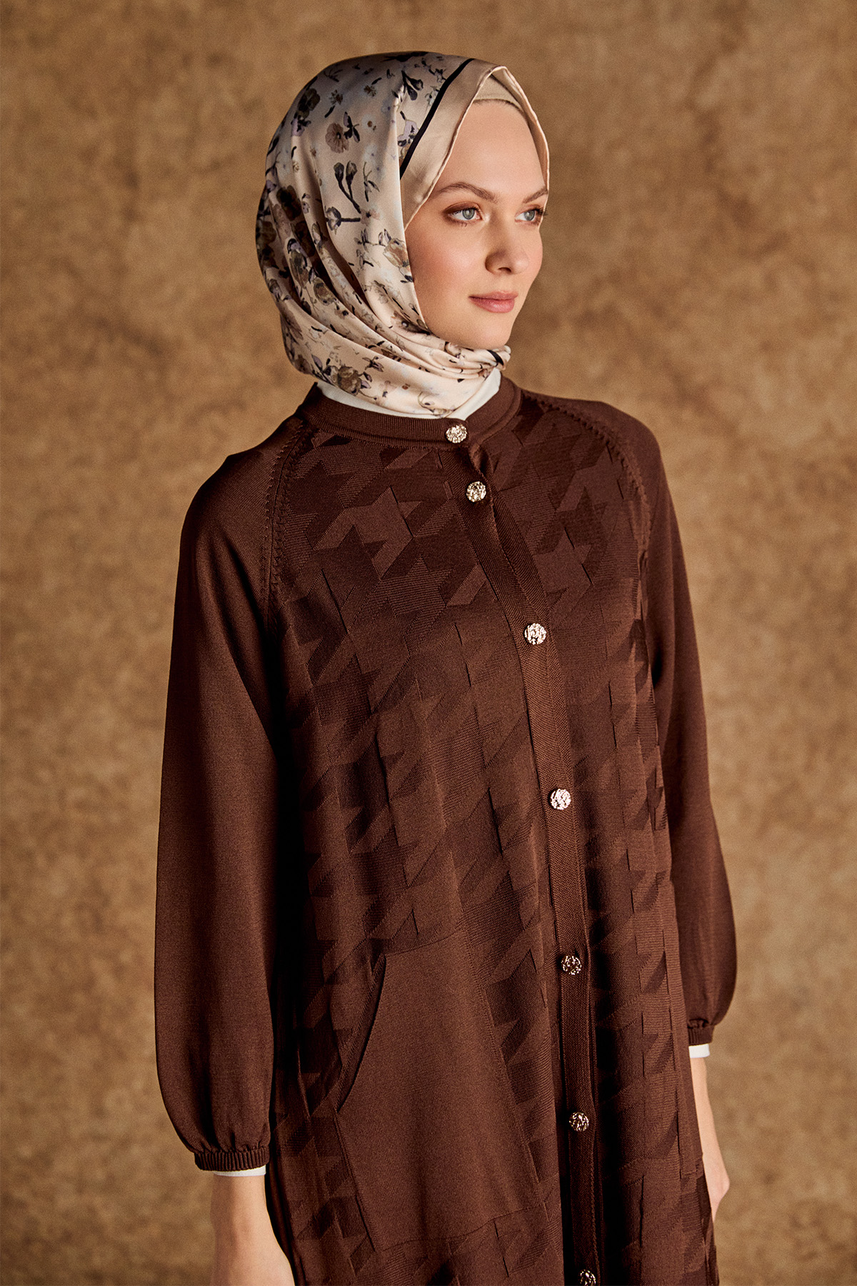 Kazayağı Desenli Uzun Triko Hırka