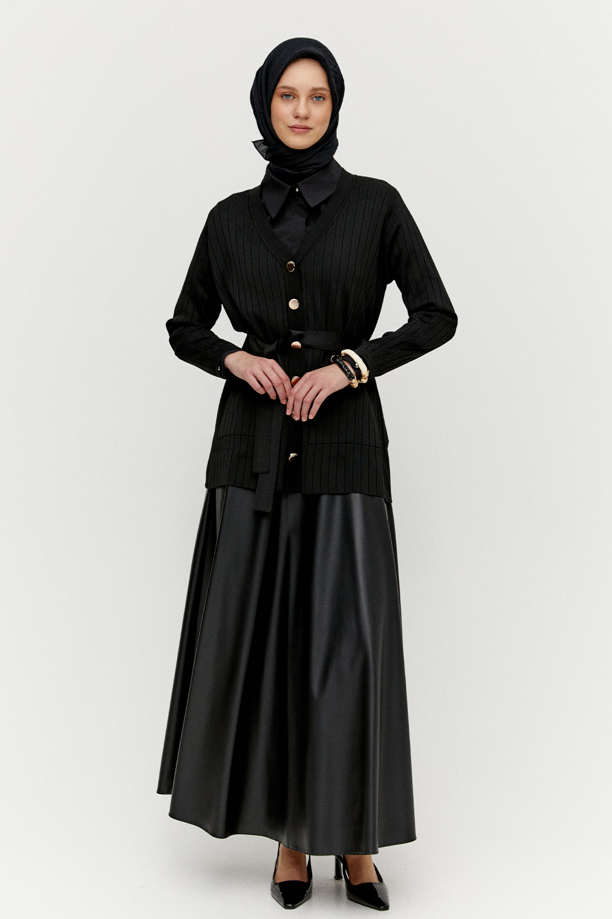 V Yakalı Çift Cepli Çelik Örme Triko Hırka