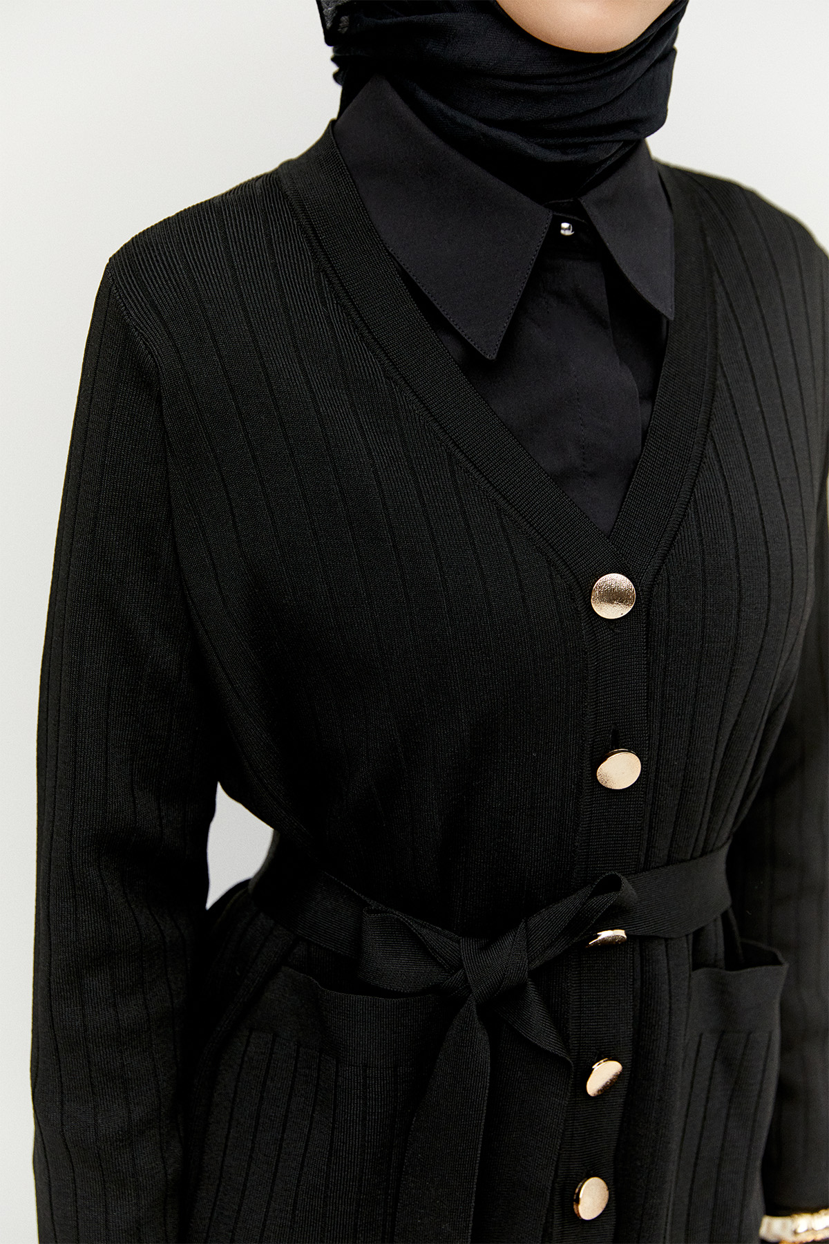 V Yakalı Çift Cepli Çelik Örme Triko Hırka