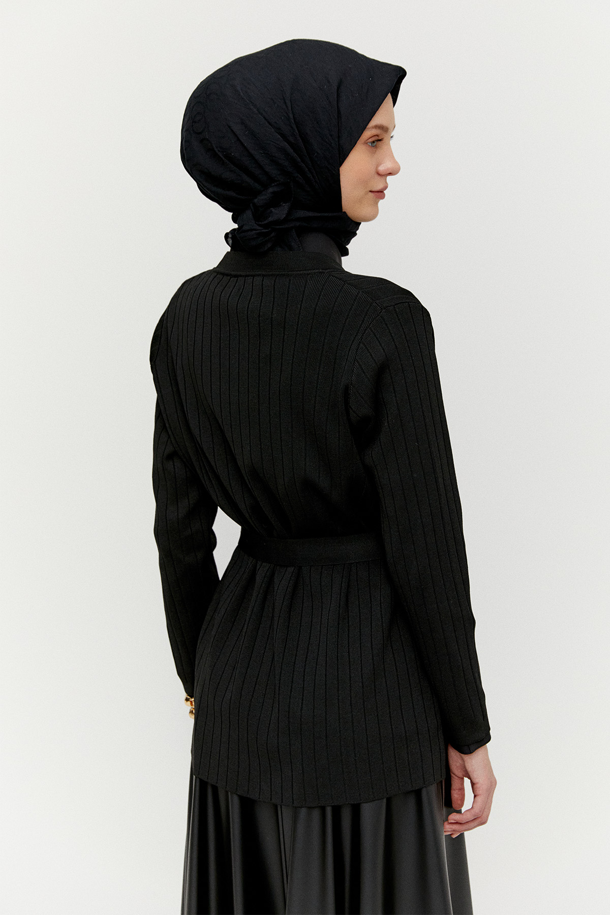 V Yakalı Çift Cepli Çelik Örme Triko Hırka